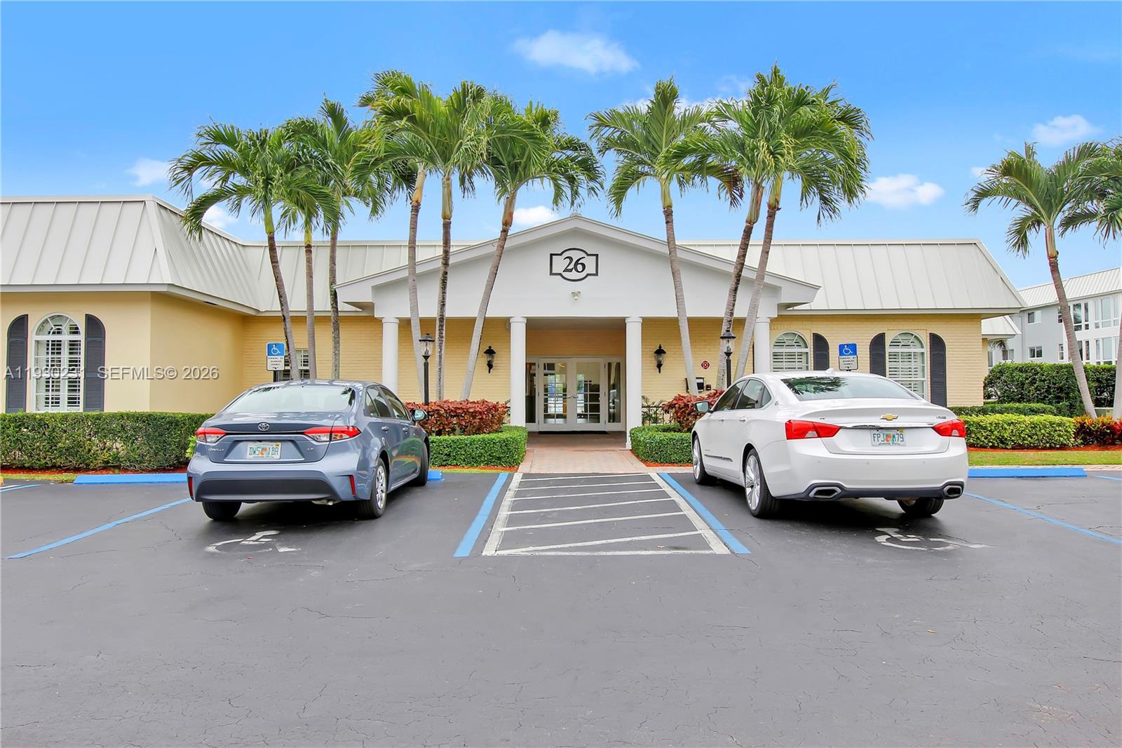 7 Colonial Club Dr # 302