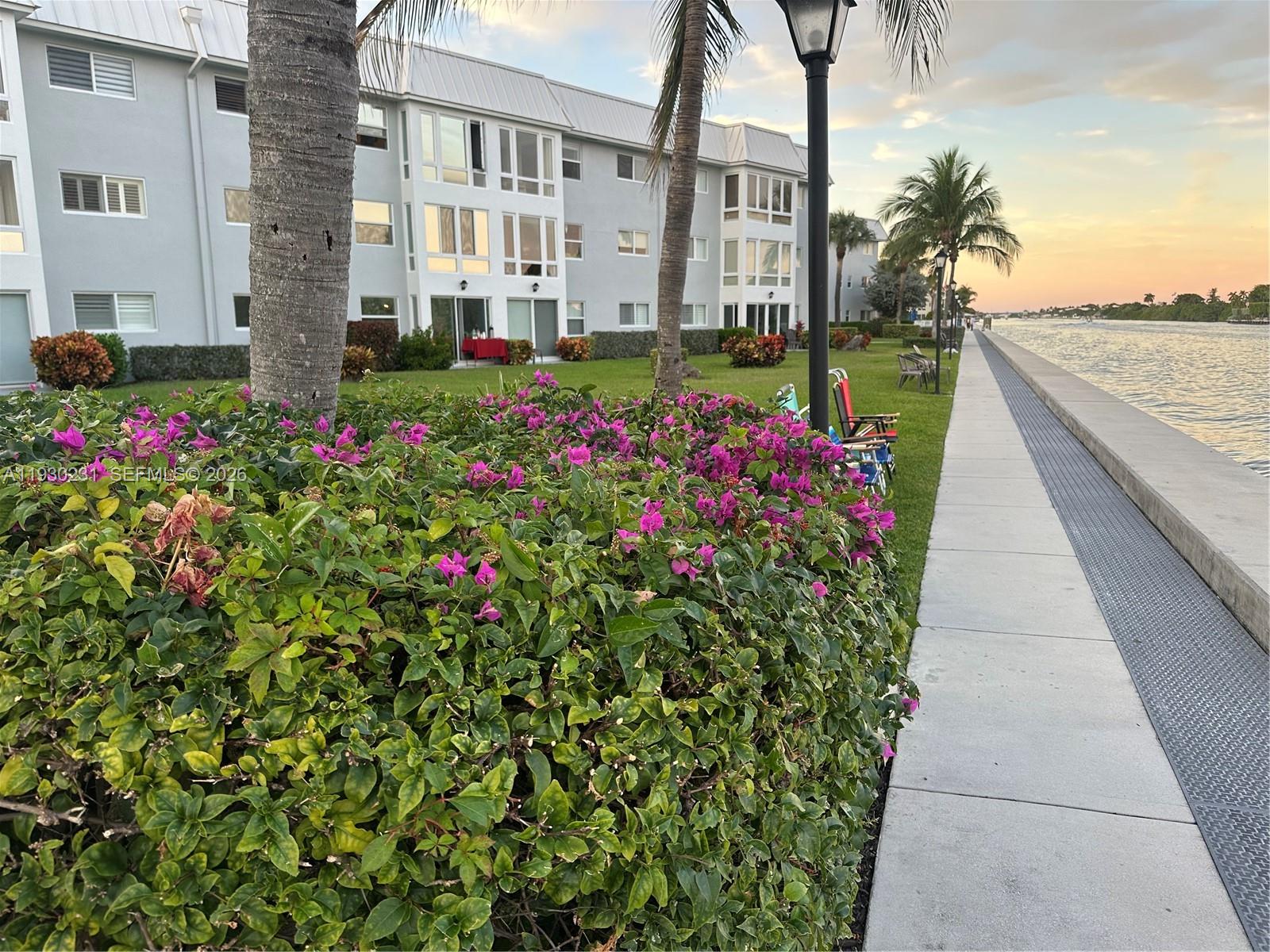 7 Colonial Club Dr # 302