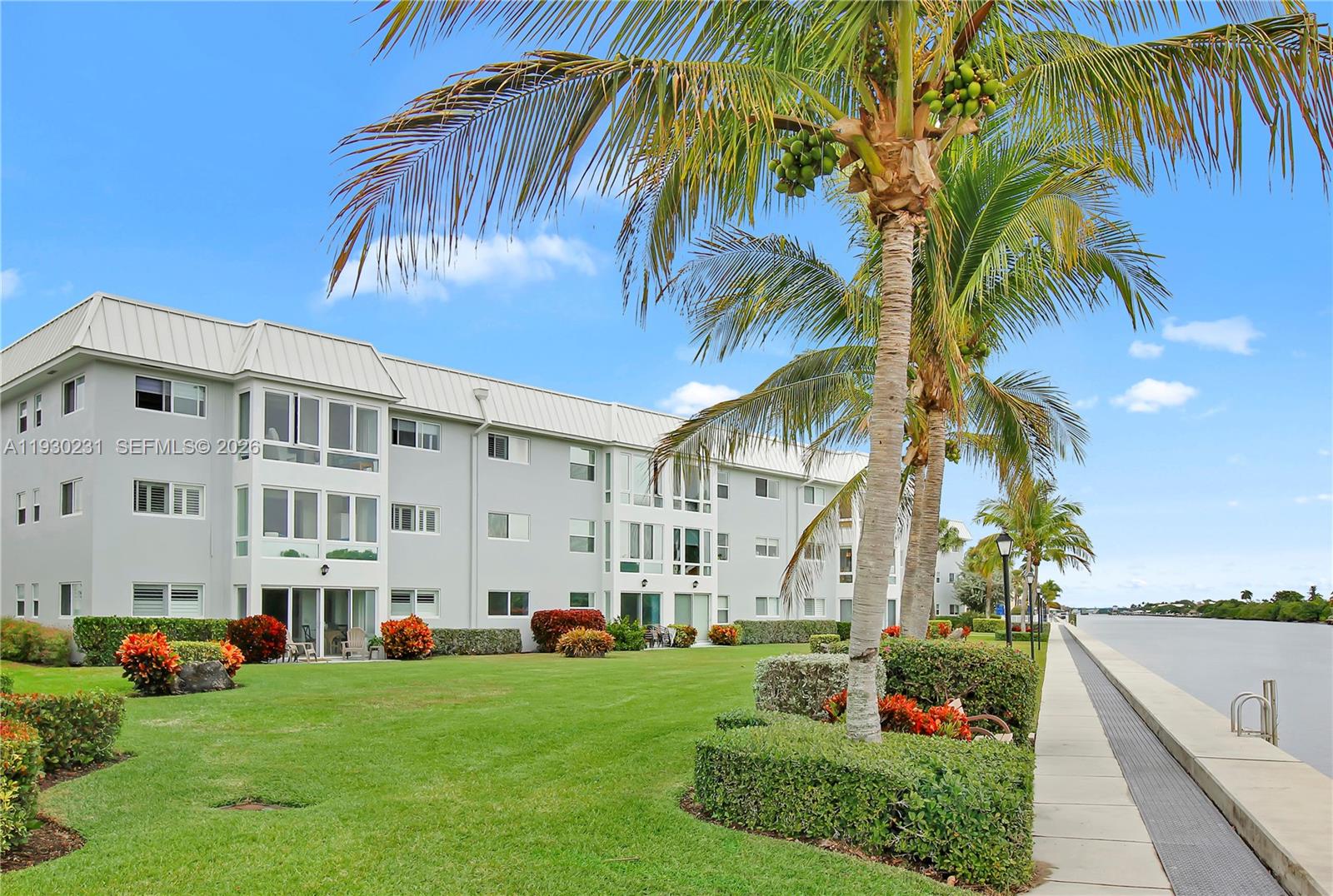 7 Colonial Club Dr # 302