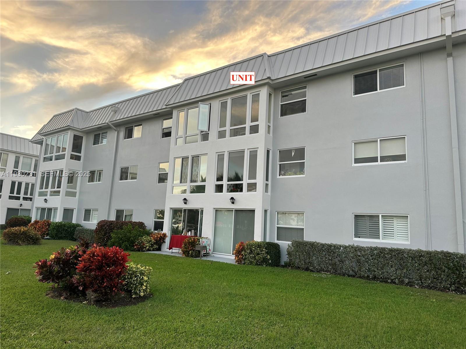 7 Colonial Club Dr # 302