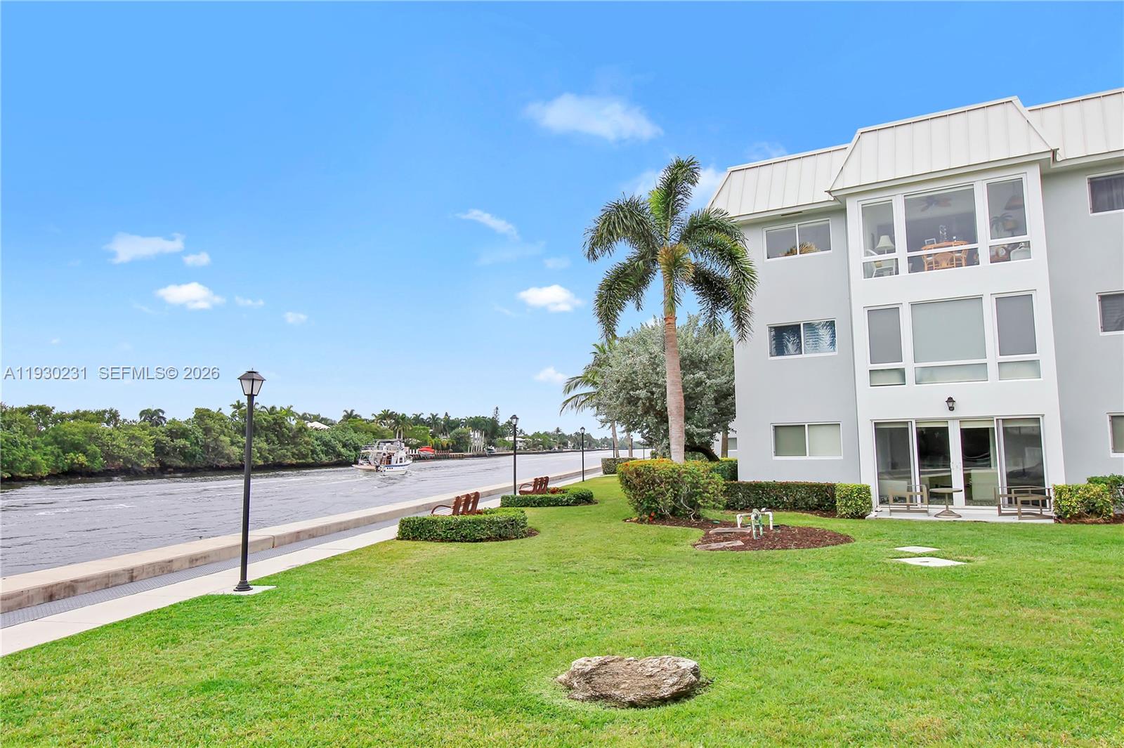 7 Colonial Club Dr # 302