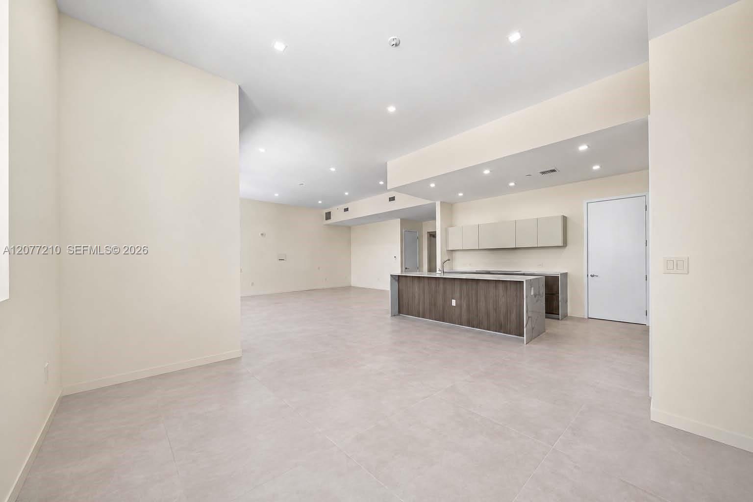 275 Giralda Ave # 6A