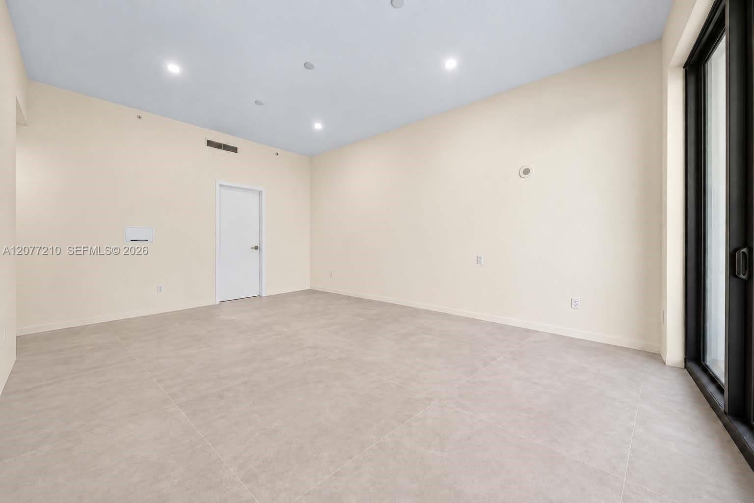 275 Giralda Ave # 6A