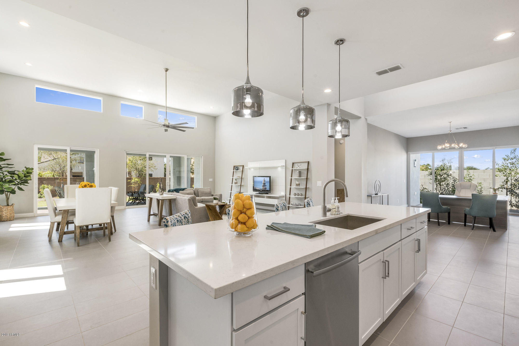 2906 S SANDSTONE Court