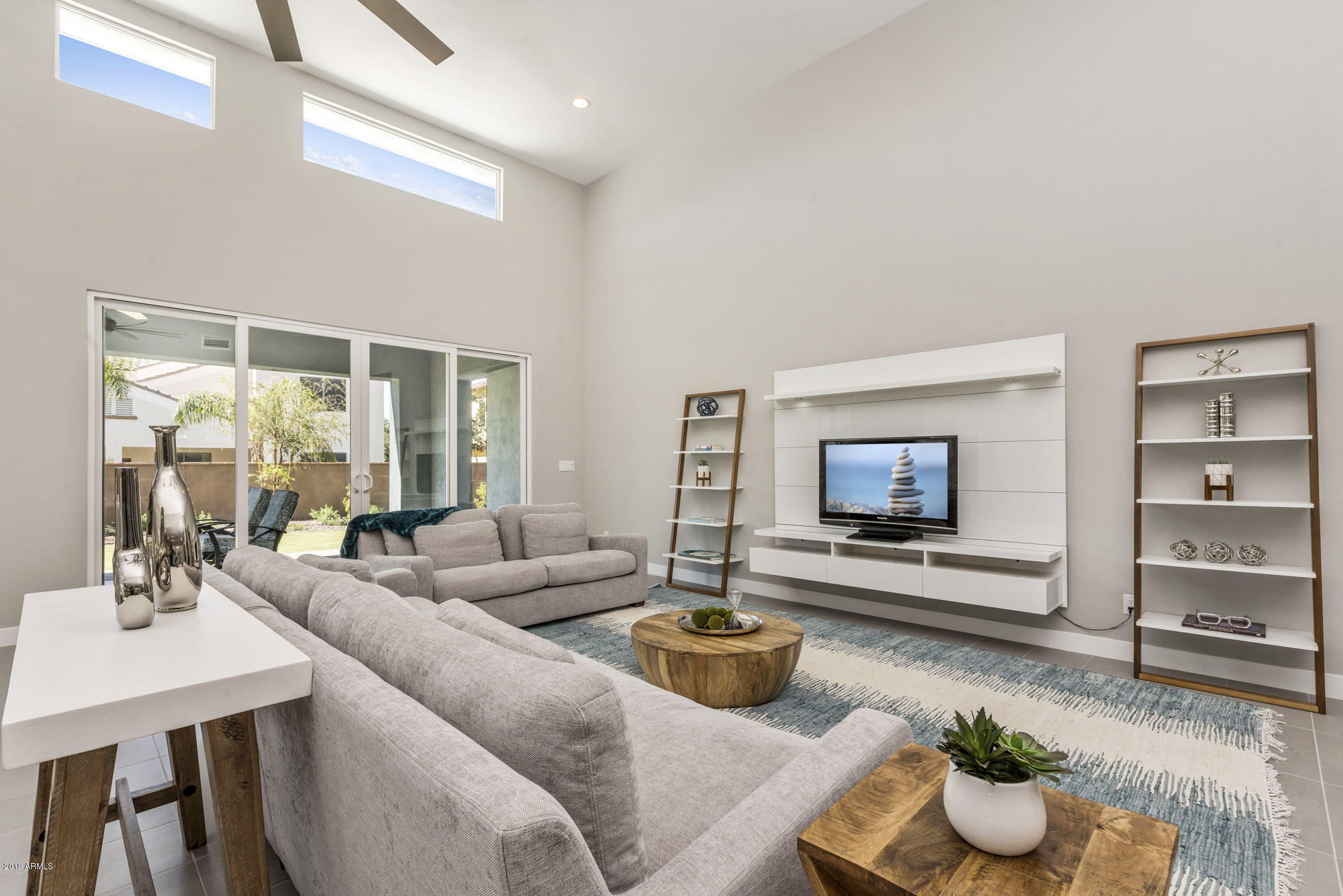 2911 S SANDSTONE Court