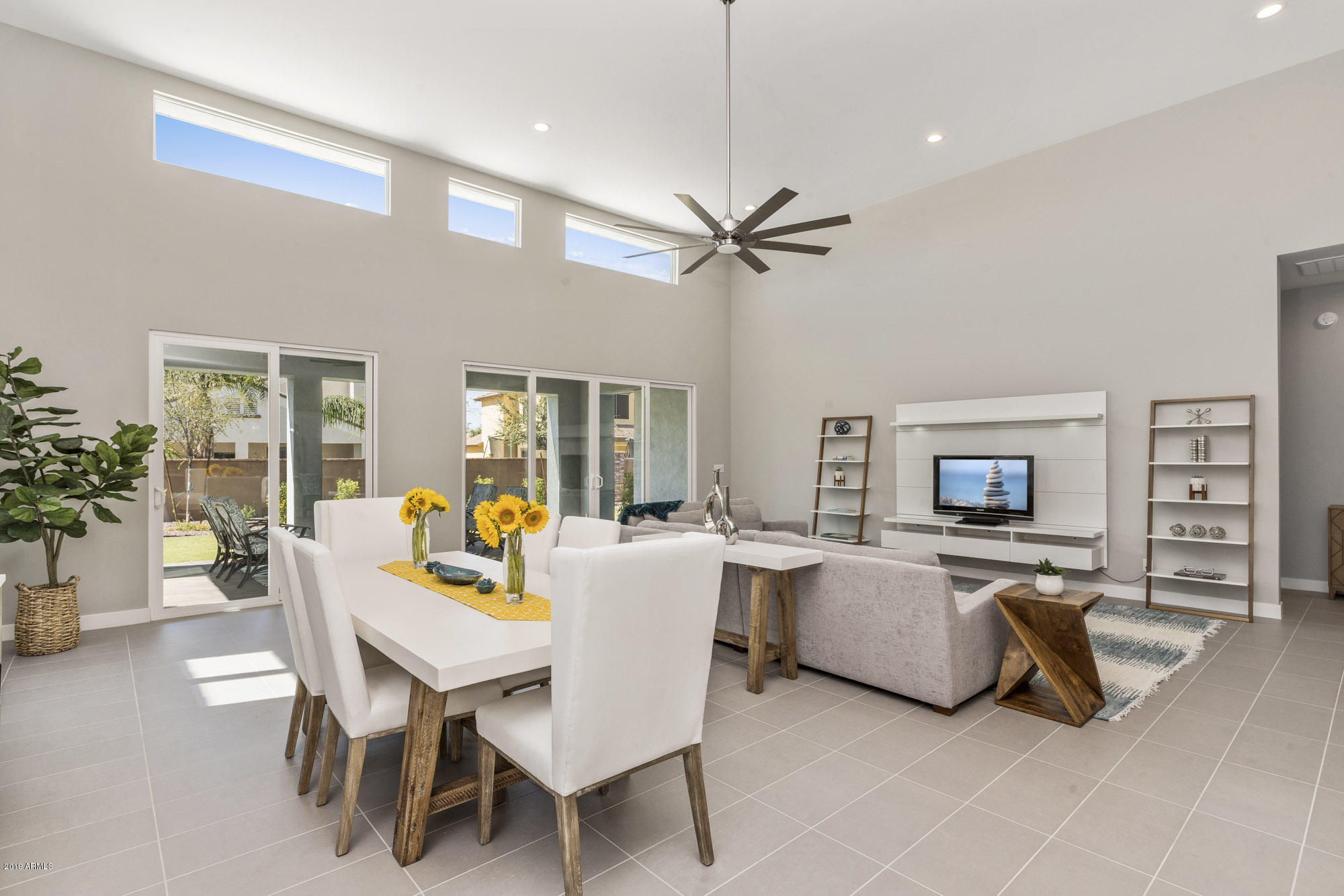 2911 S SANDSTONE Court