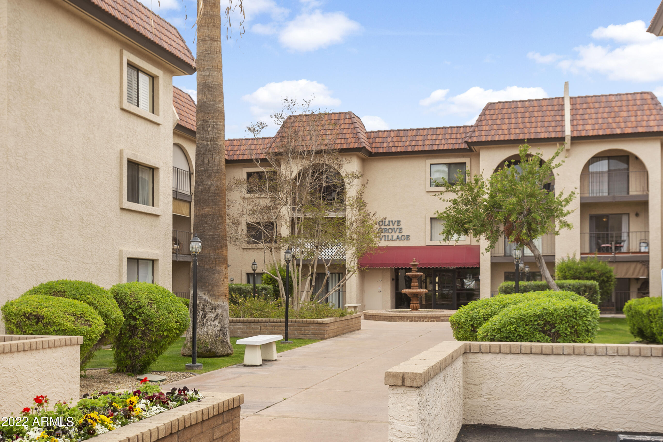 3033 E DEVONSHIRE Avenue # 2008
