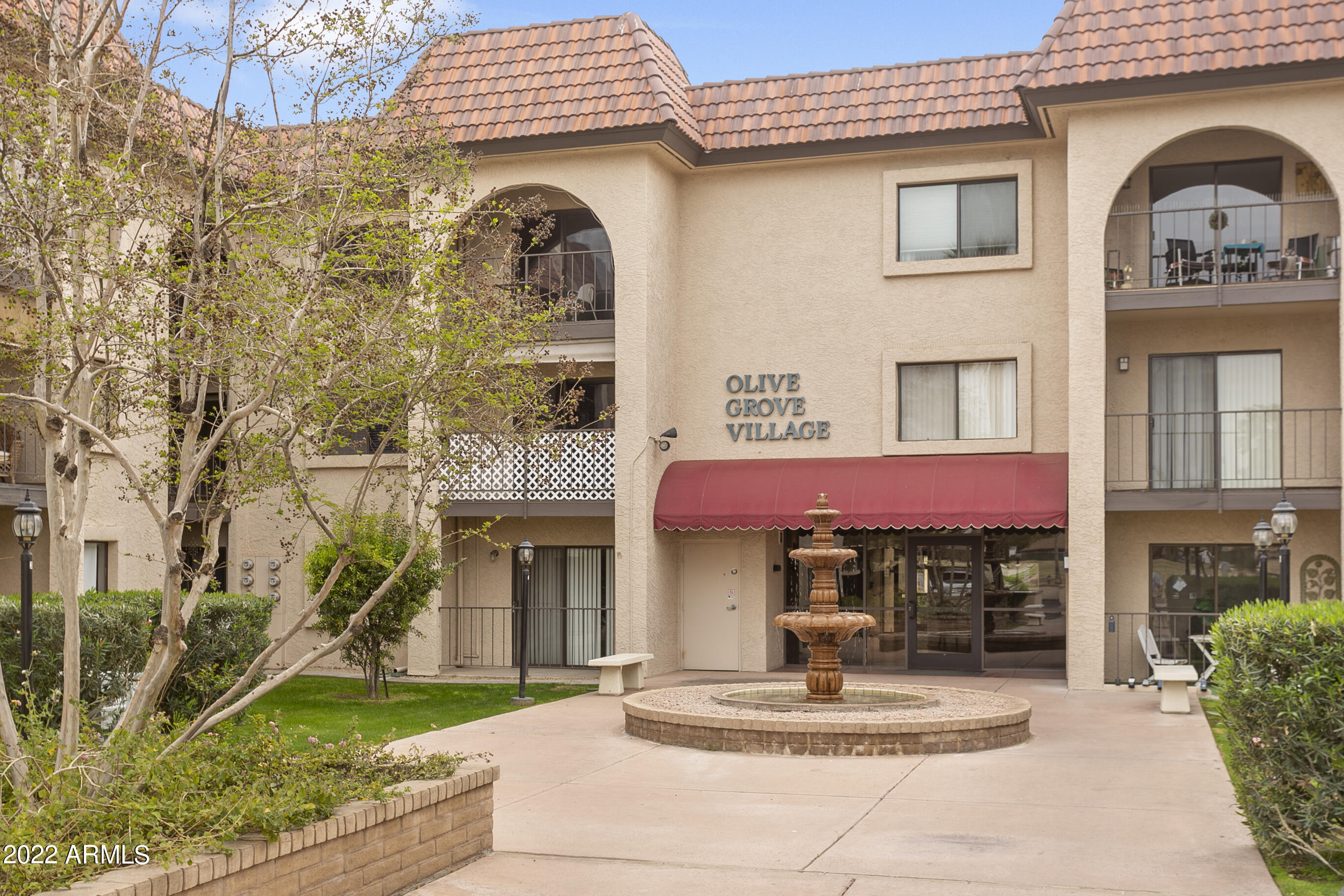 3033 E DEVONSHIRE Avenue # 2008