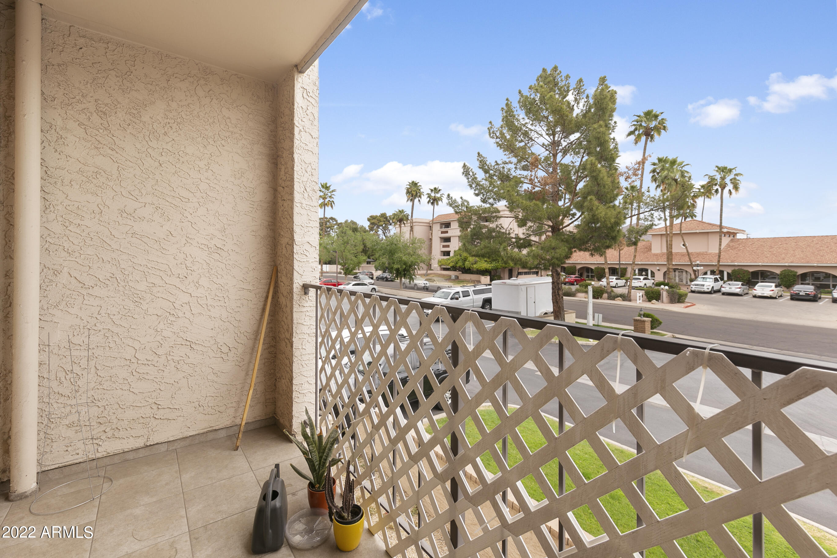 3033 E DEVONSHIRE Avenue # 2008