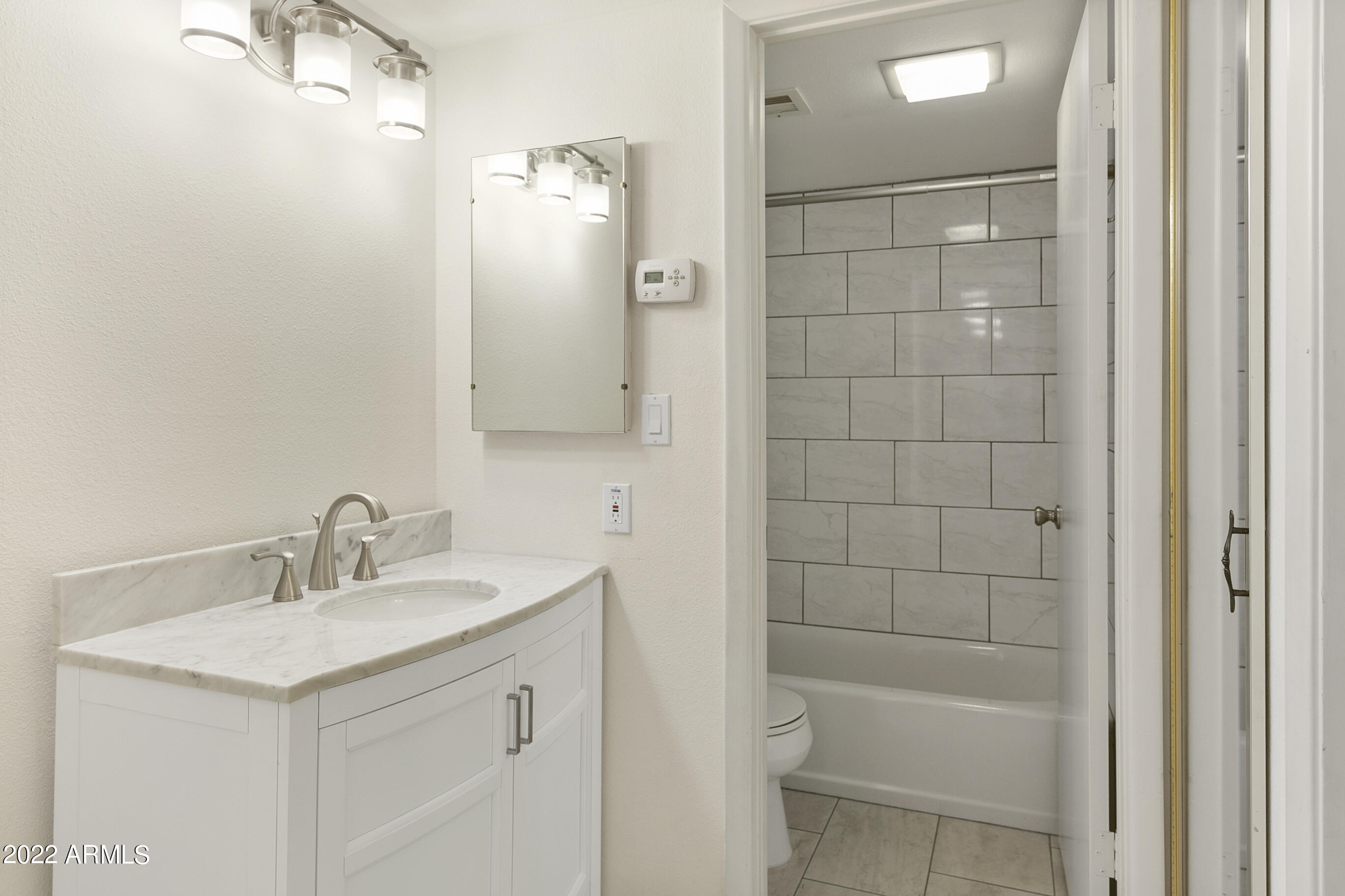 3033 E DEVONSHIRE Avenue # 2008