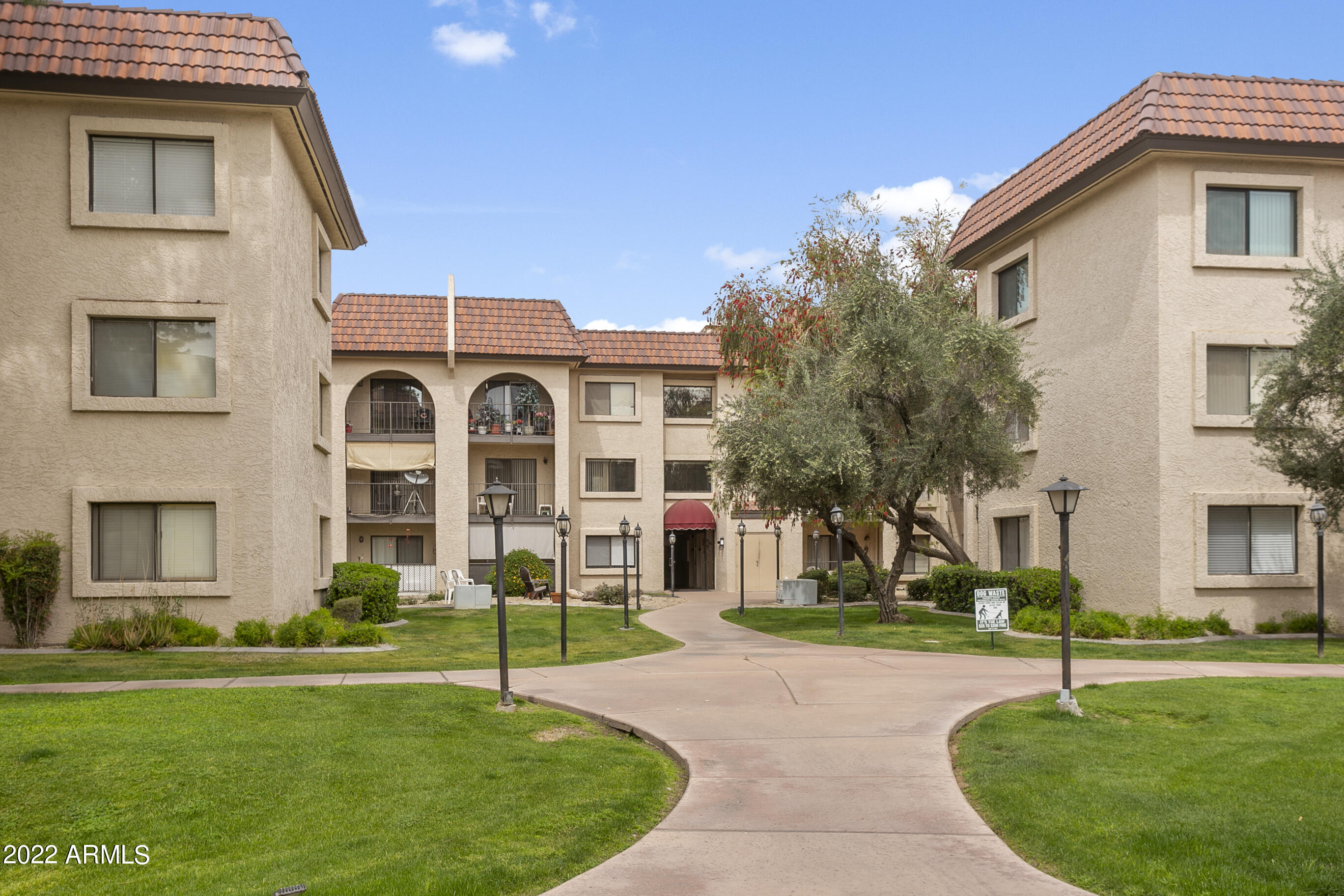 3033 E DEVONSHIRE Avenue # 2008