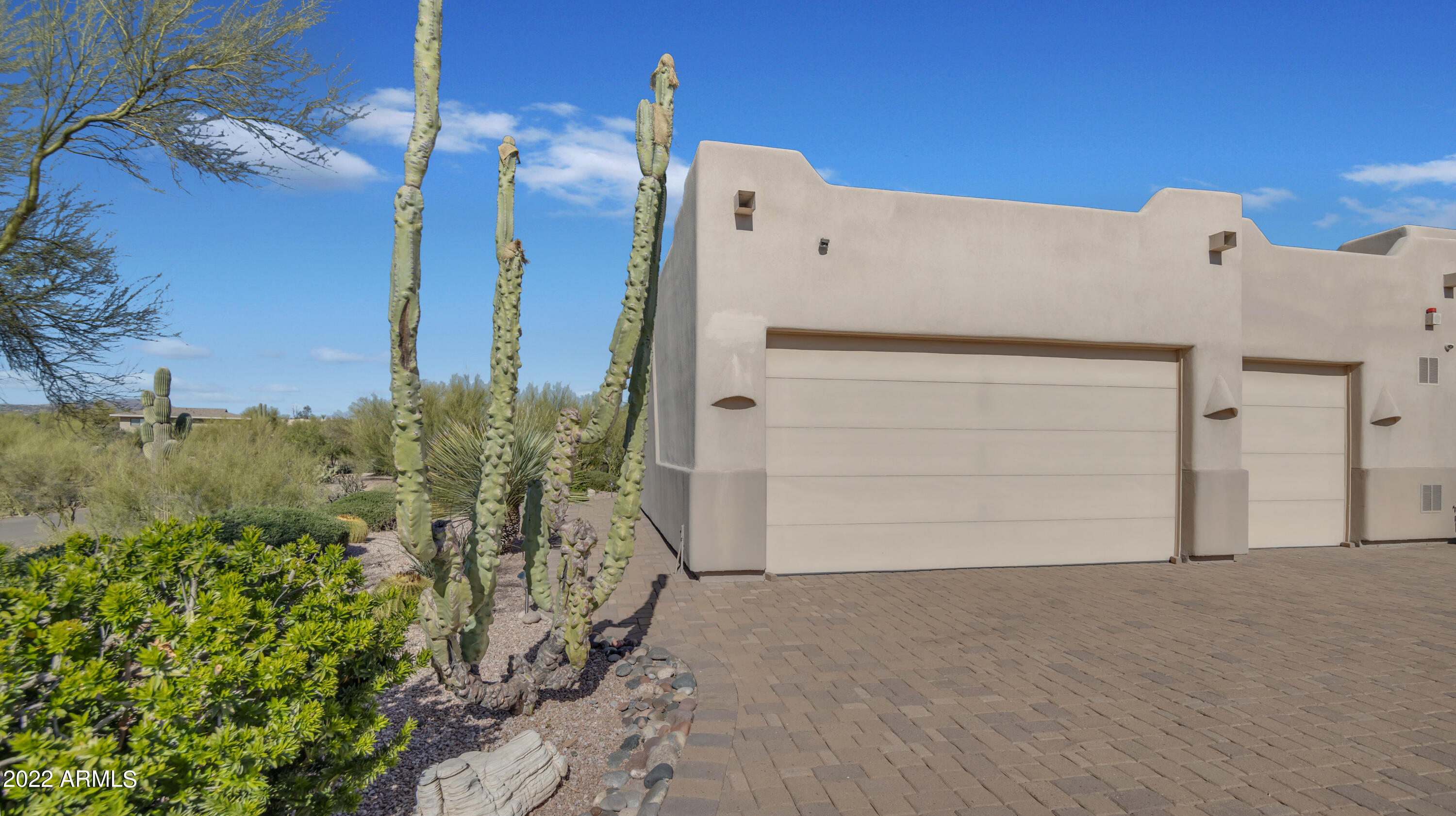 9409 E Romping Road