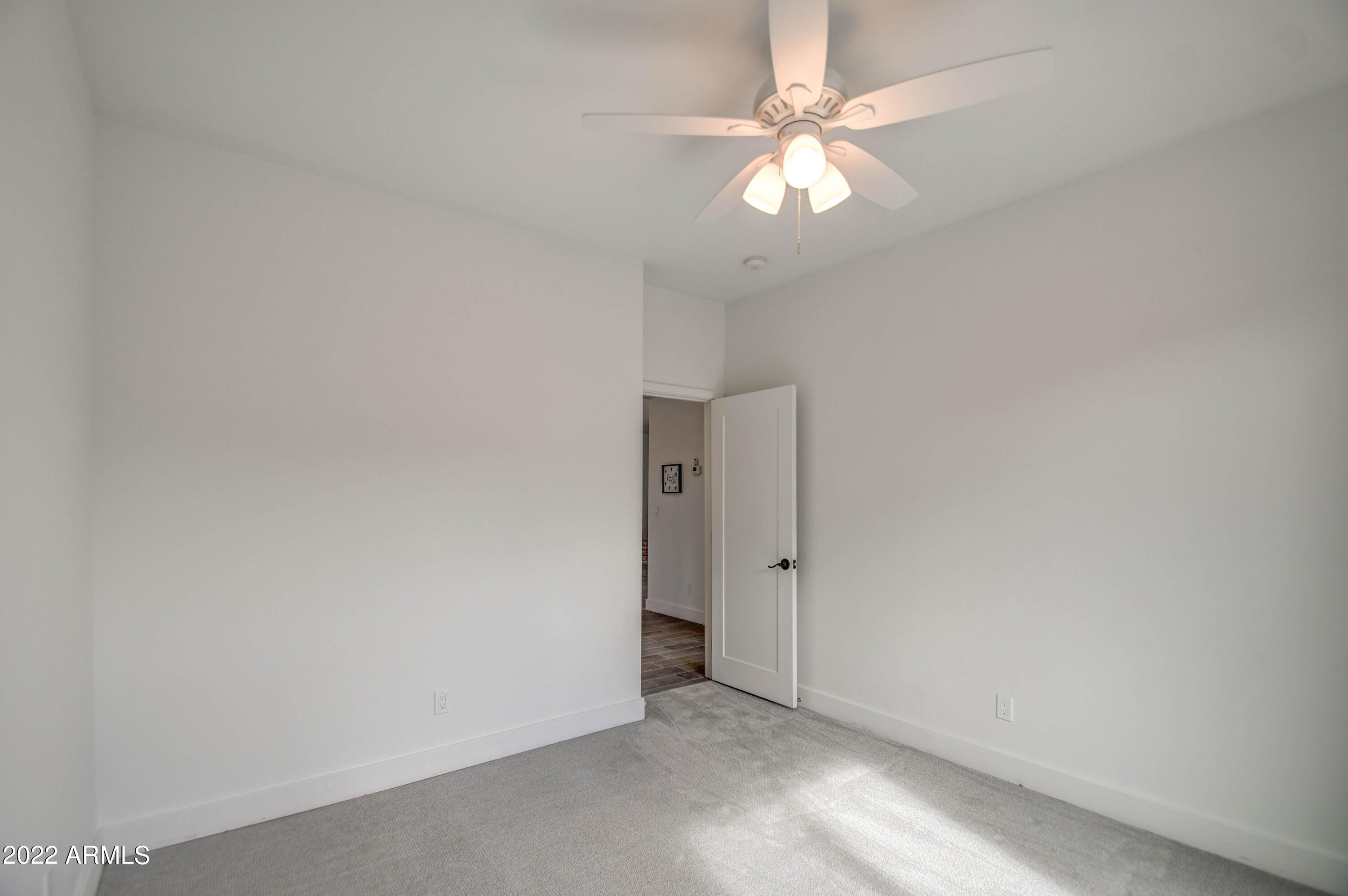 2640 E BEVERLY Lane E