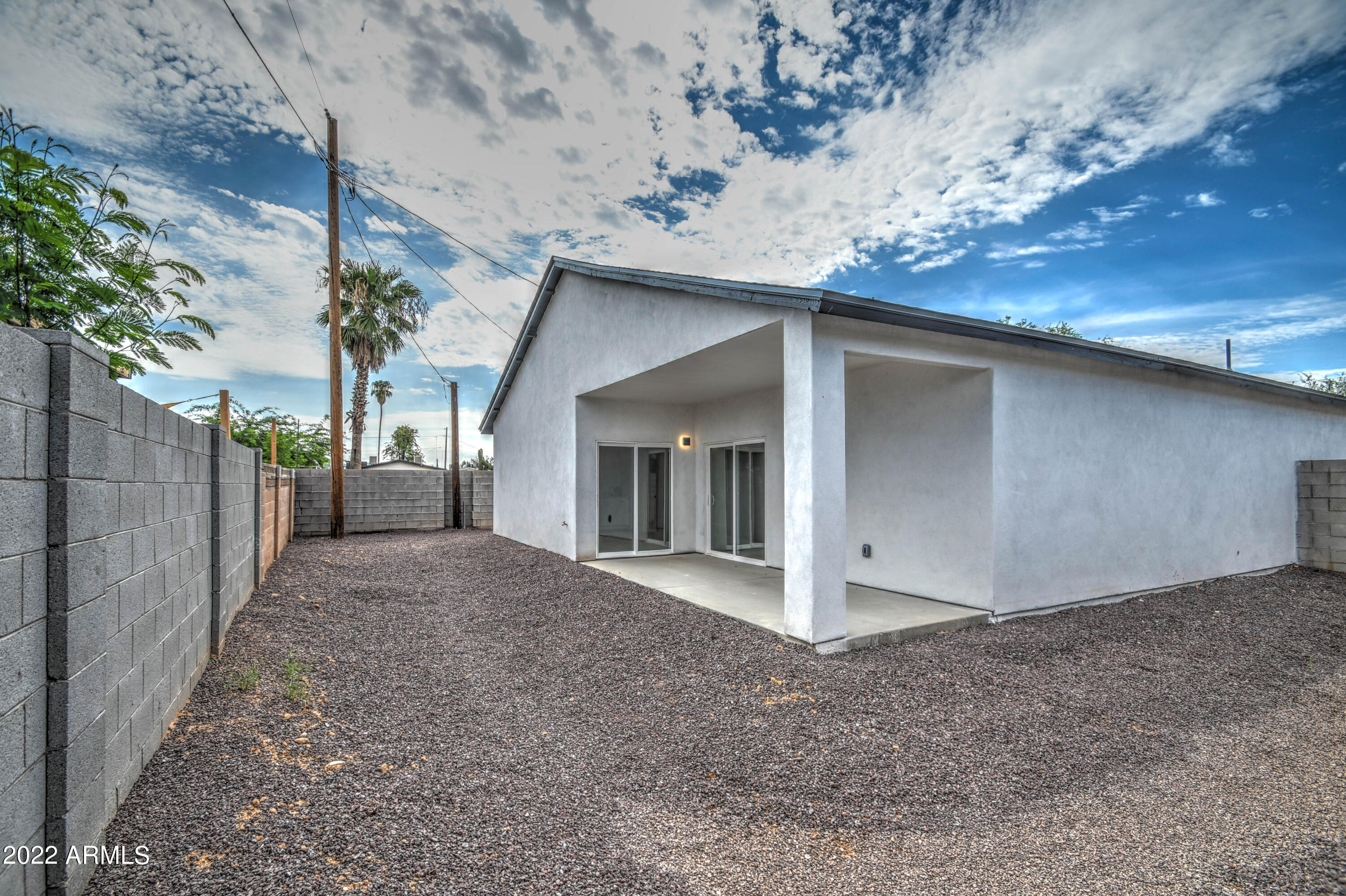 2640 E BEVERLY Lane E