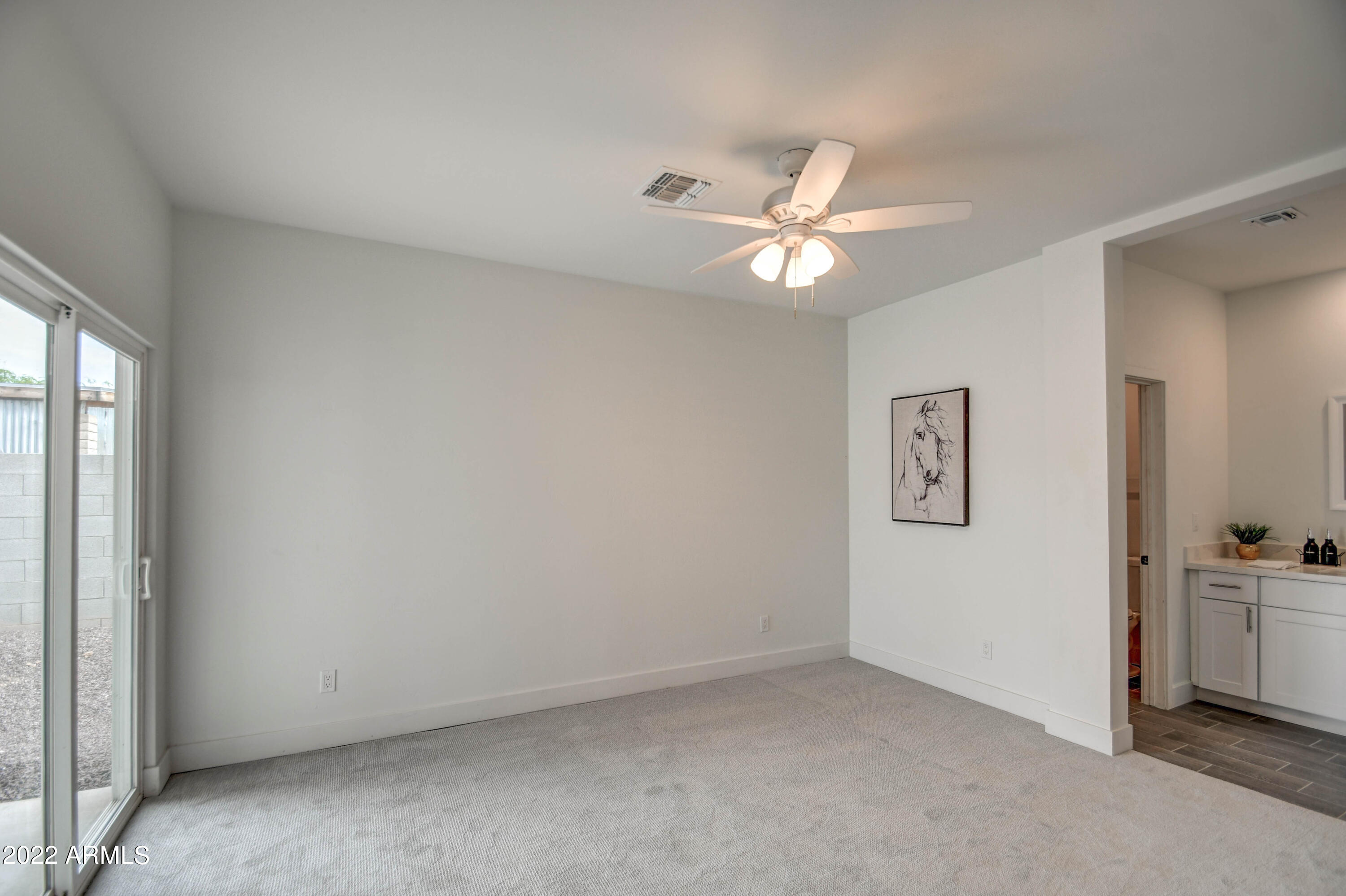 2640 E BEVERLY Lane E