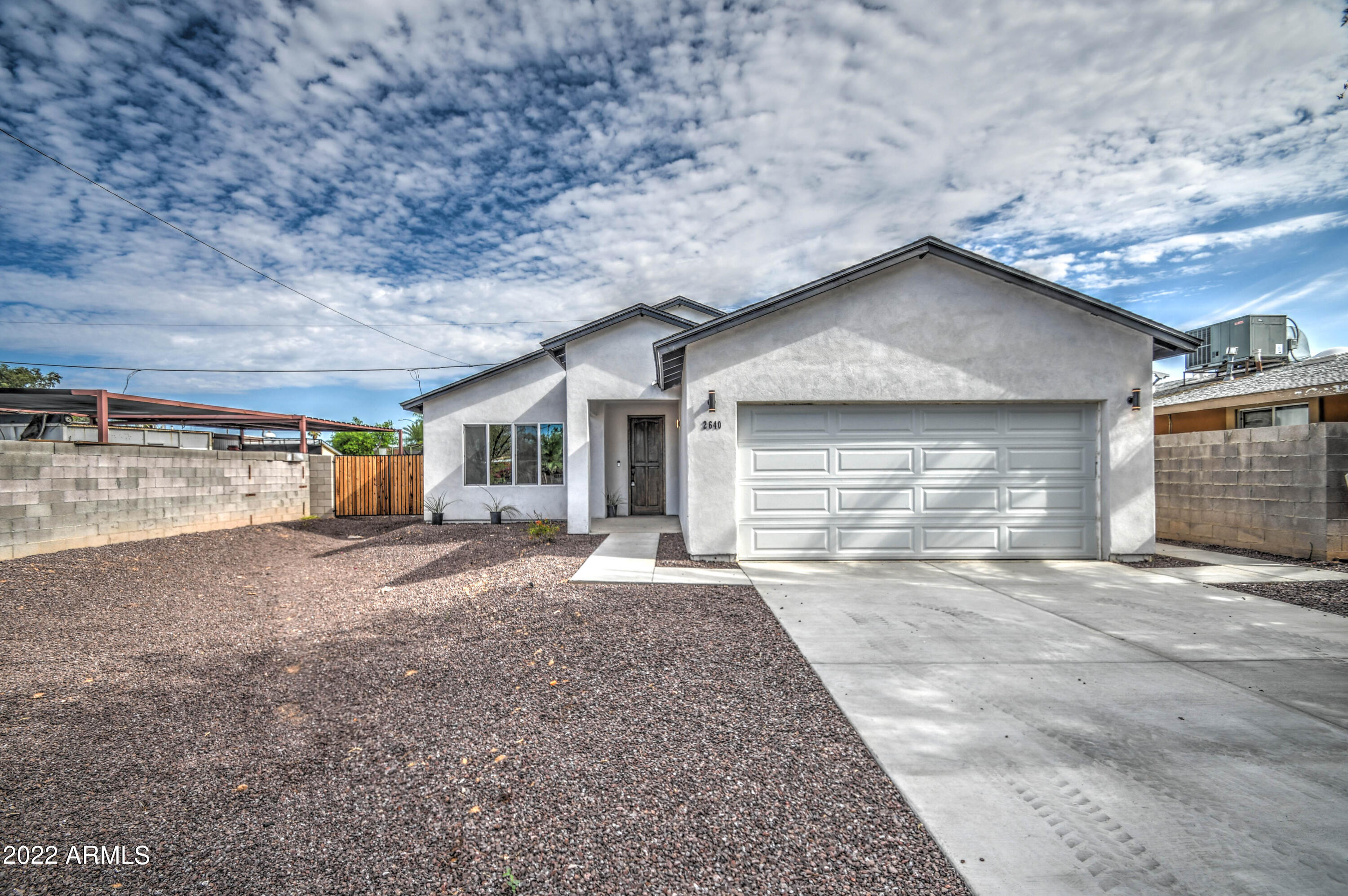 2640 E BEVERLY Lane E