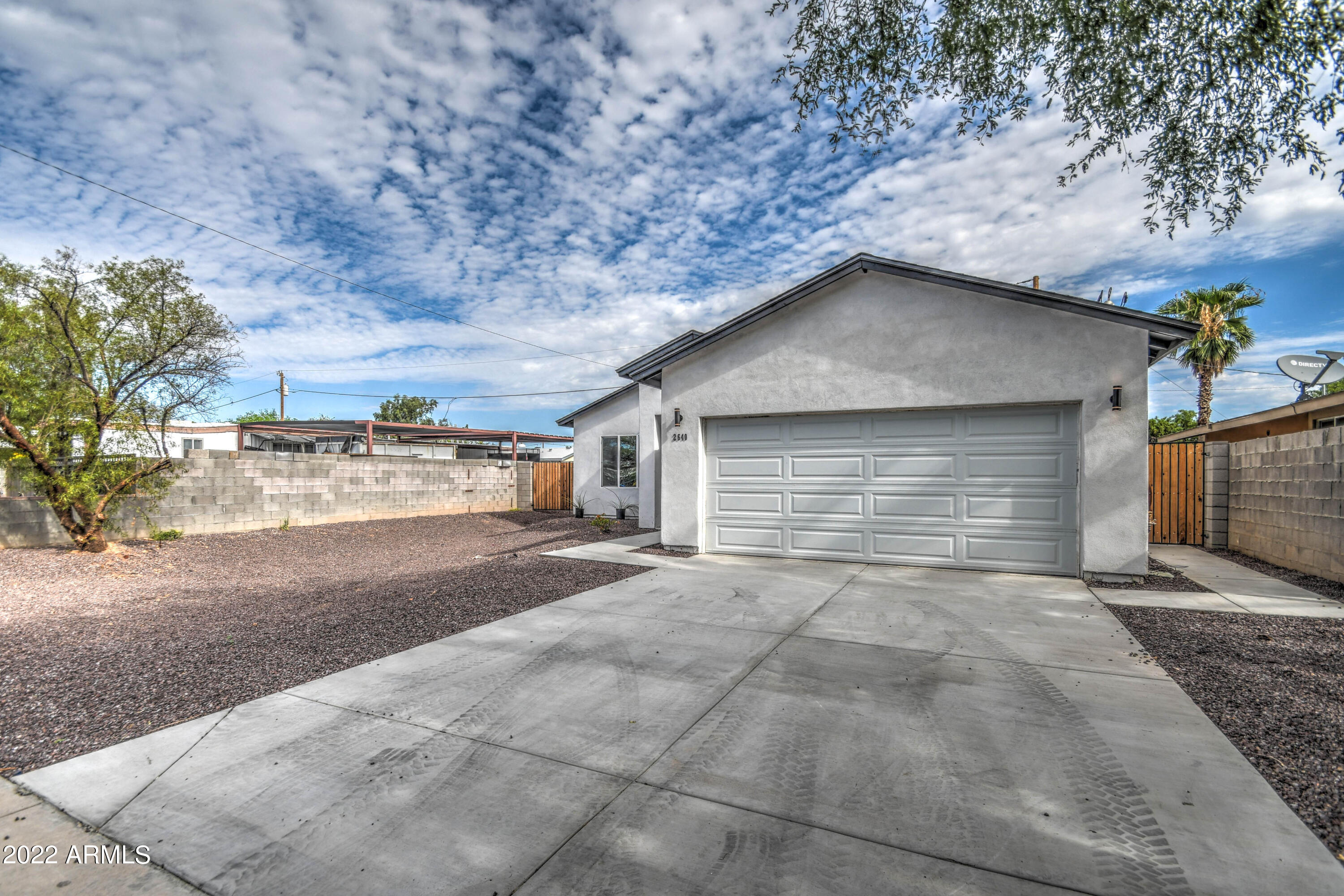 2640 E BEVERLY Lane E