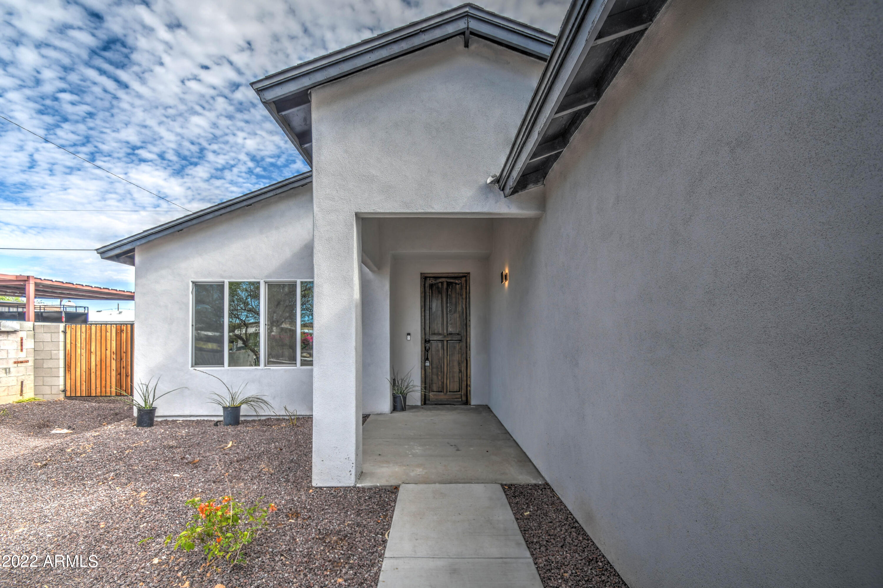 2640 E BEVERLY Lane E
