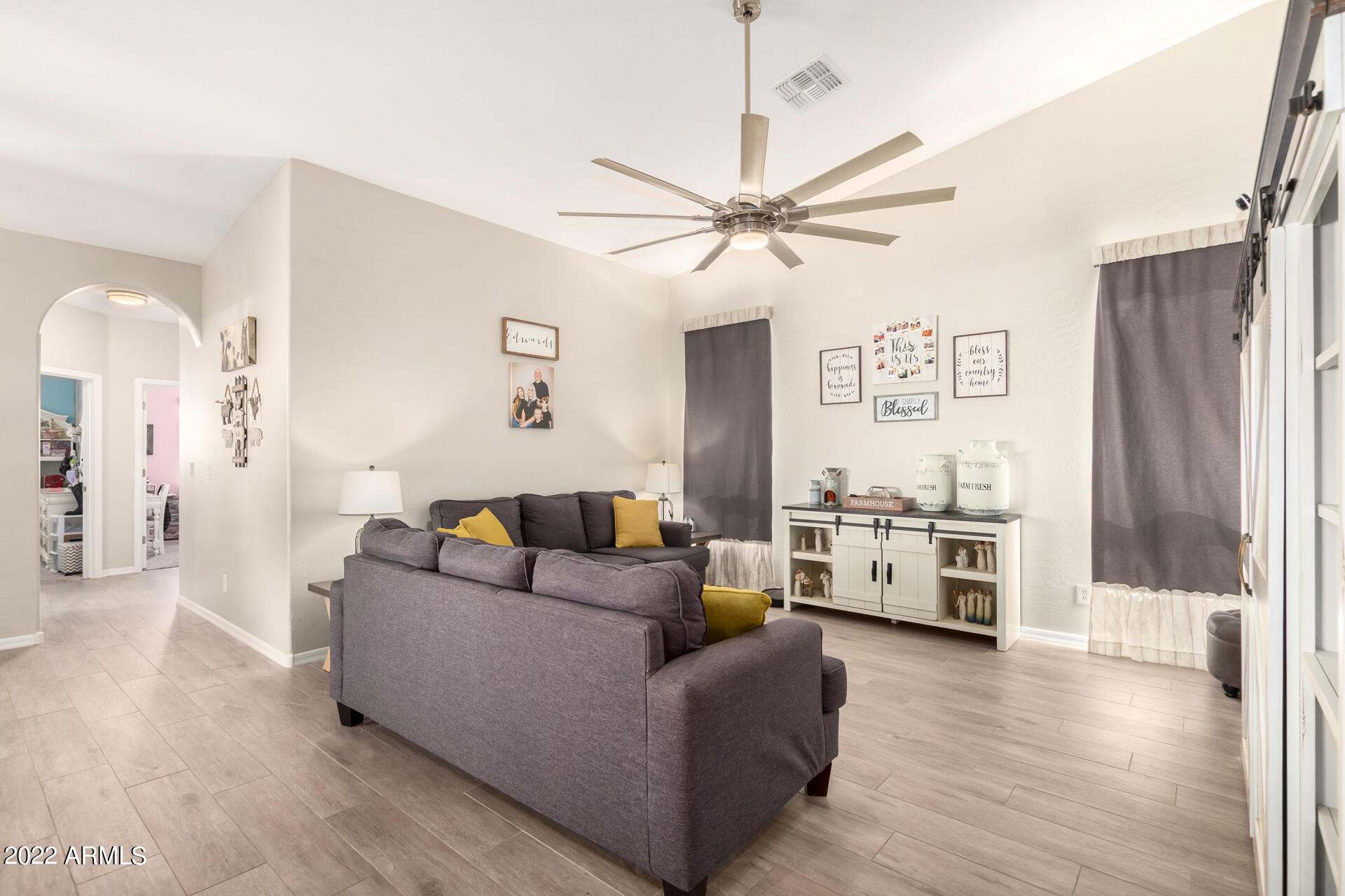 18426 E NAVAJO Drive