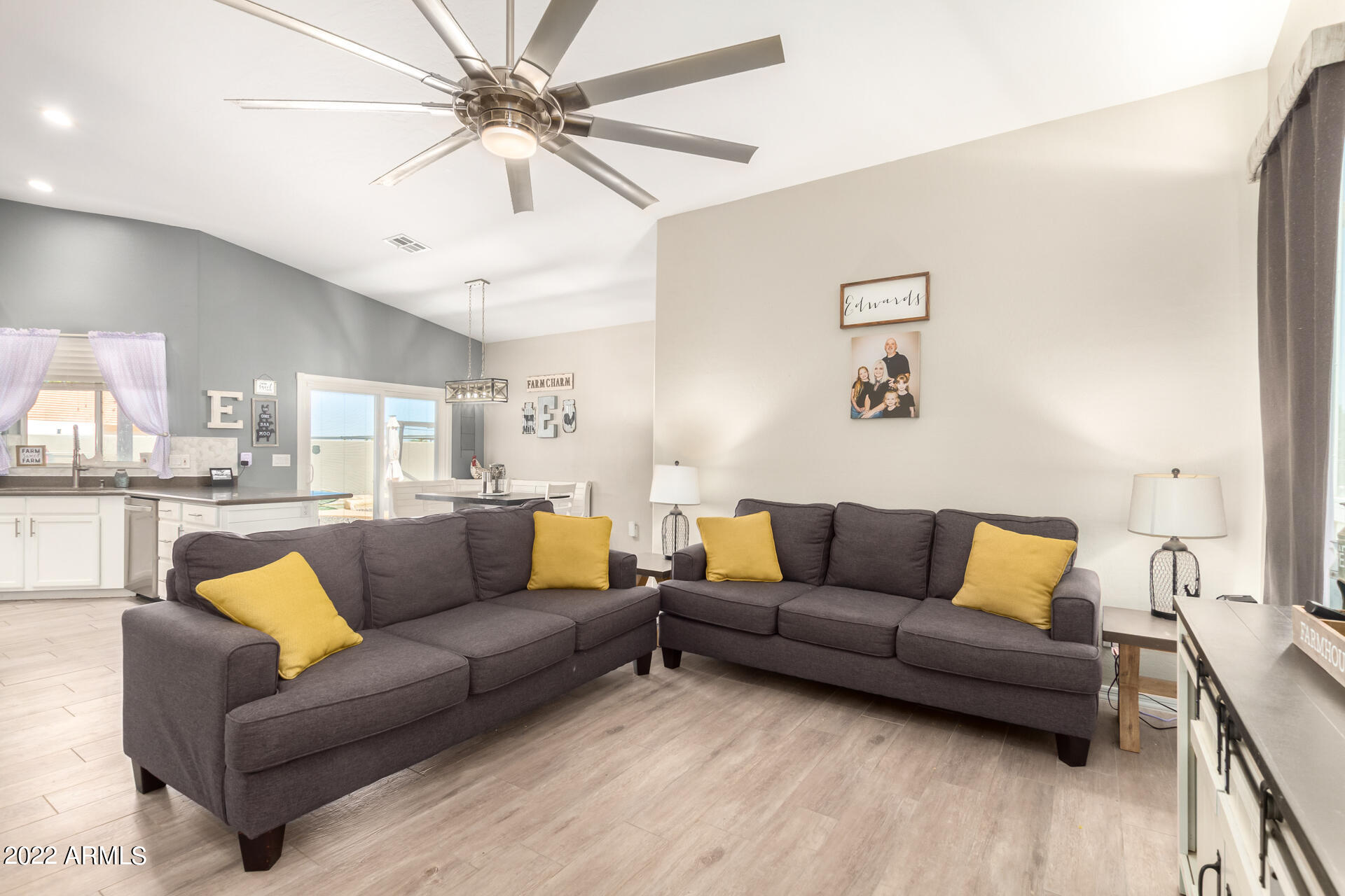 18426 E NAVAJO Drive