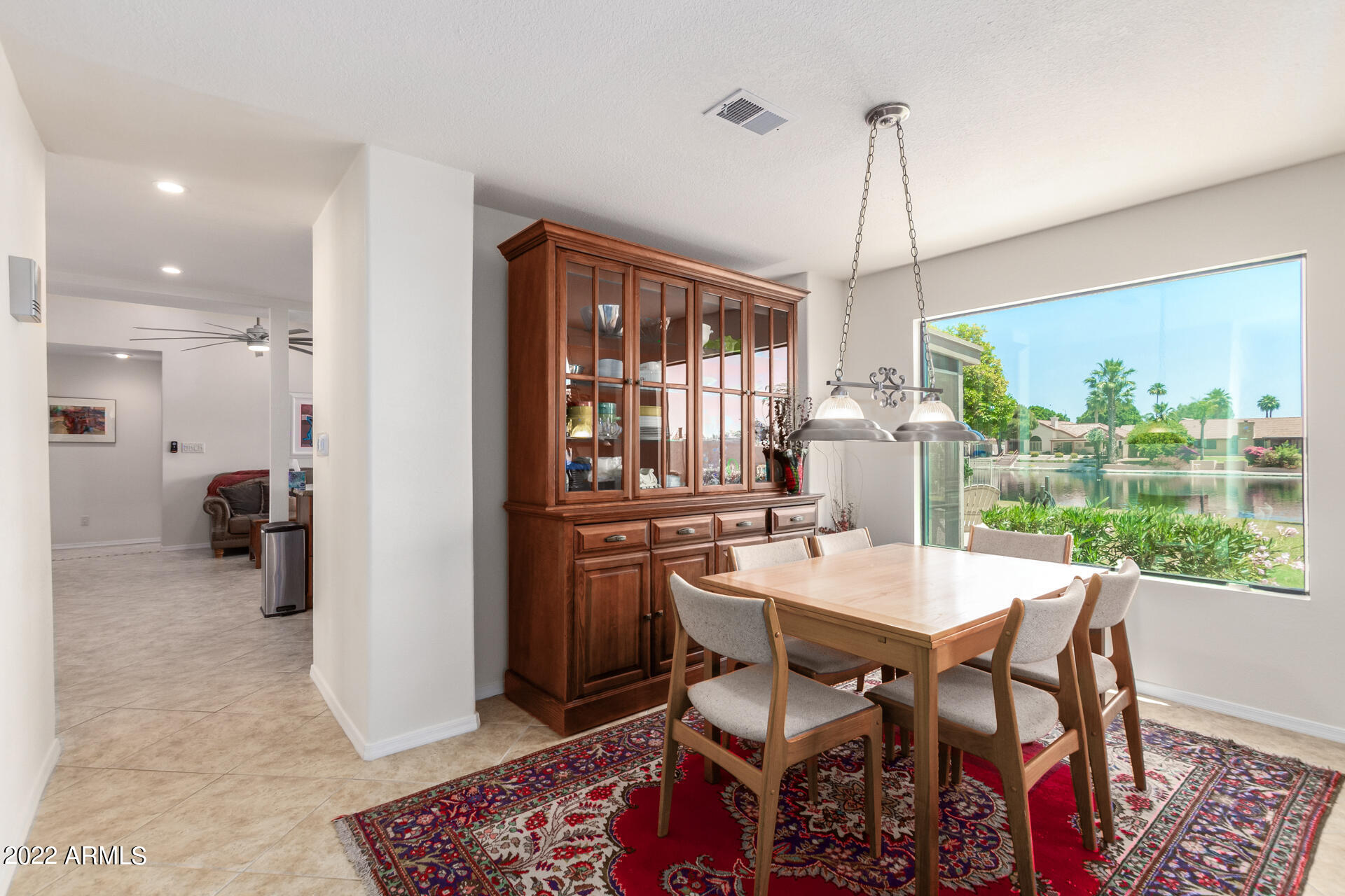 125 S LAKEVIEW Boulevard