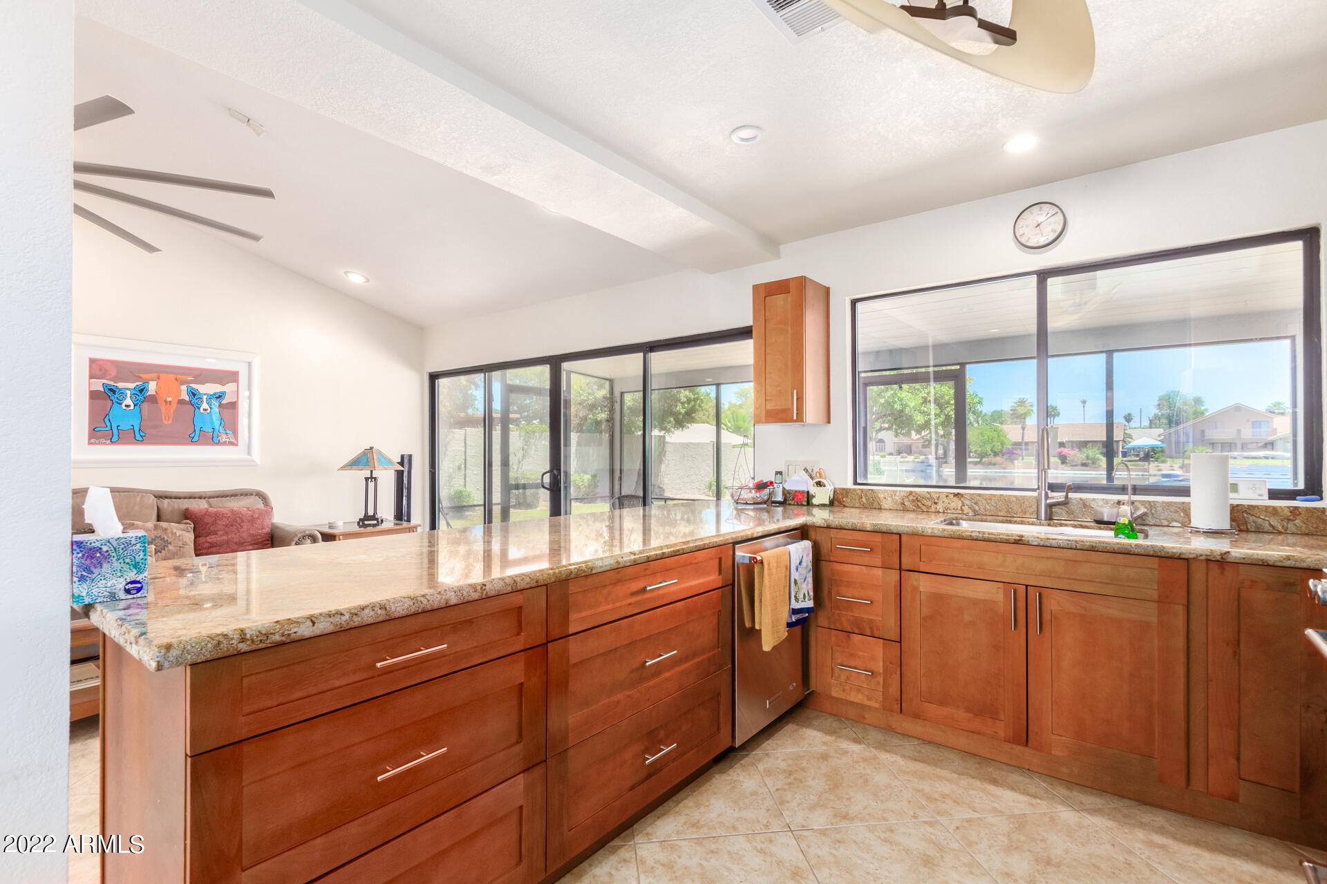 125 S LAKEVIEW Boulevard