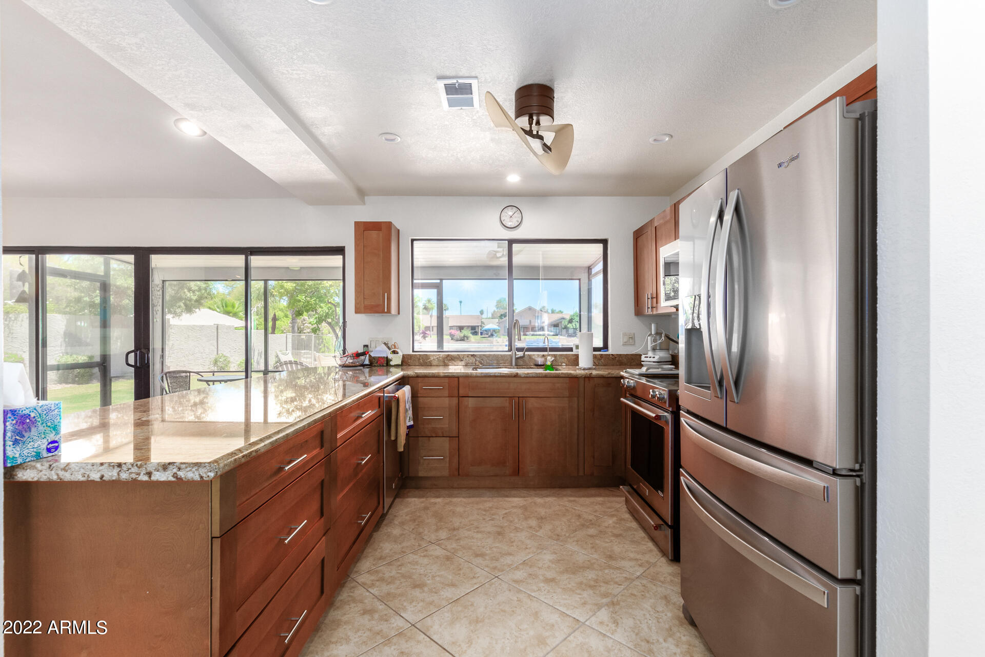 125 S LAKEVIEW Boulevard