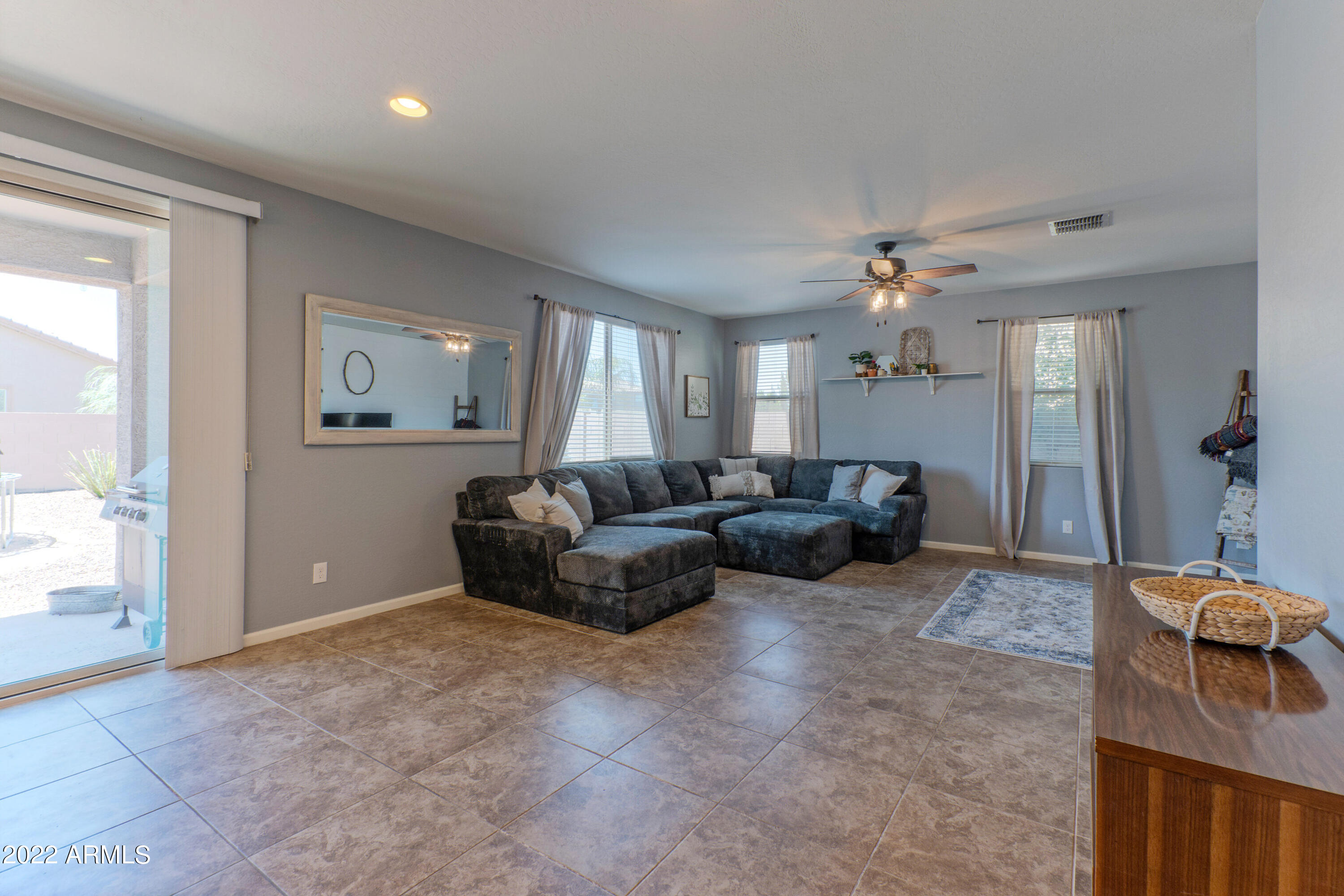 3919 E NARROWLEAF Drive