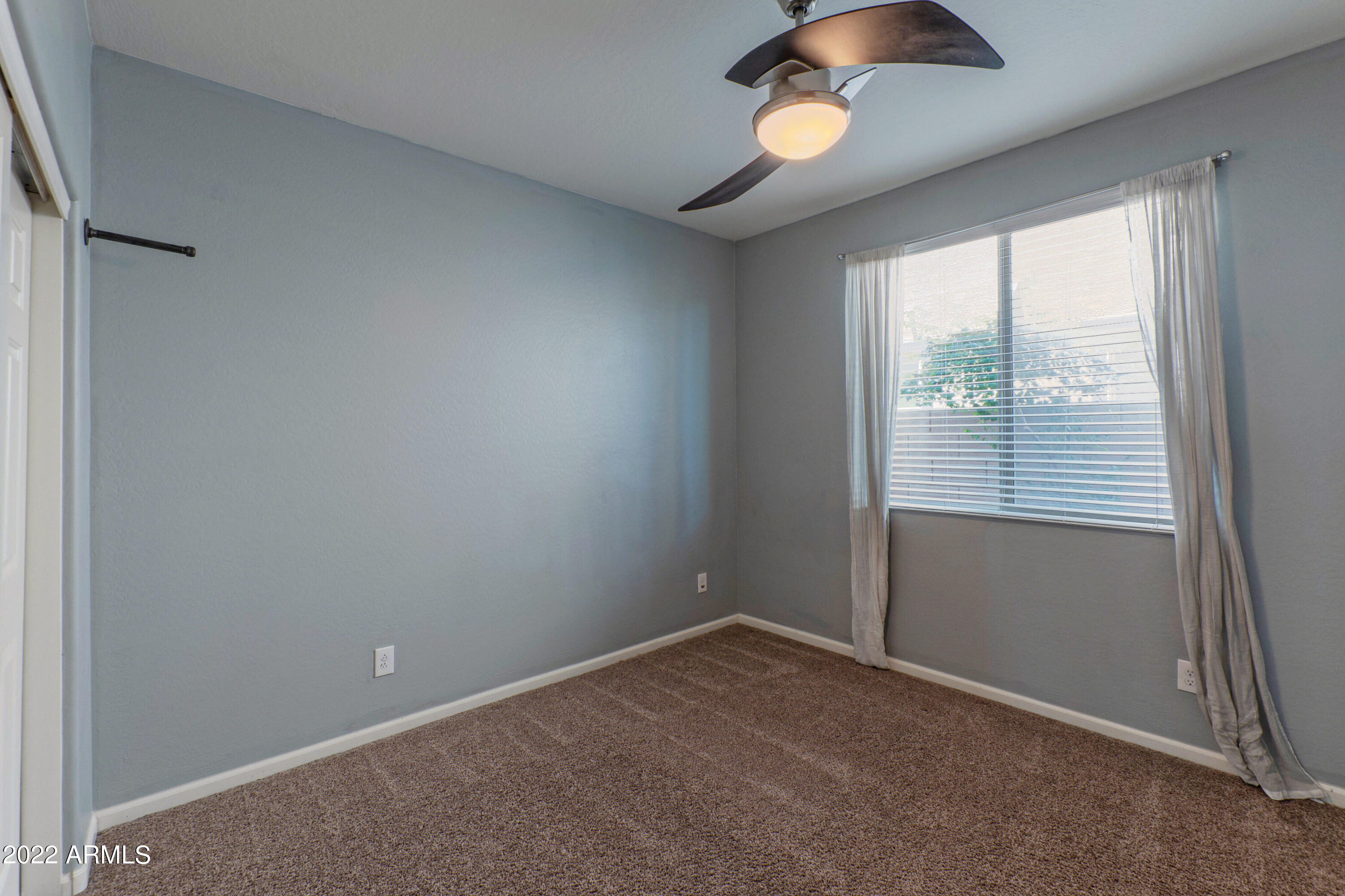 3919 E NARROWLEAF Drive