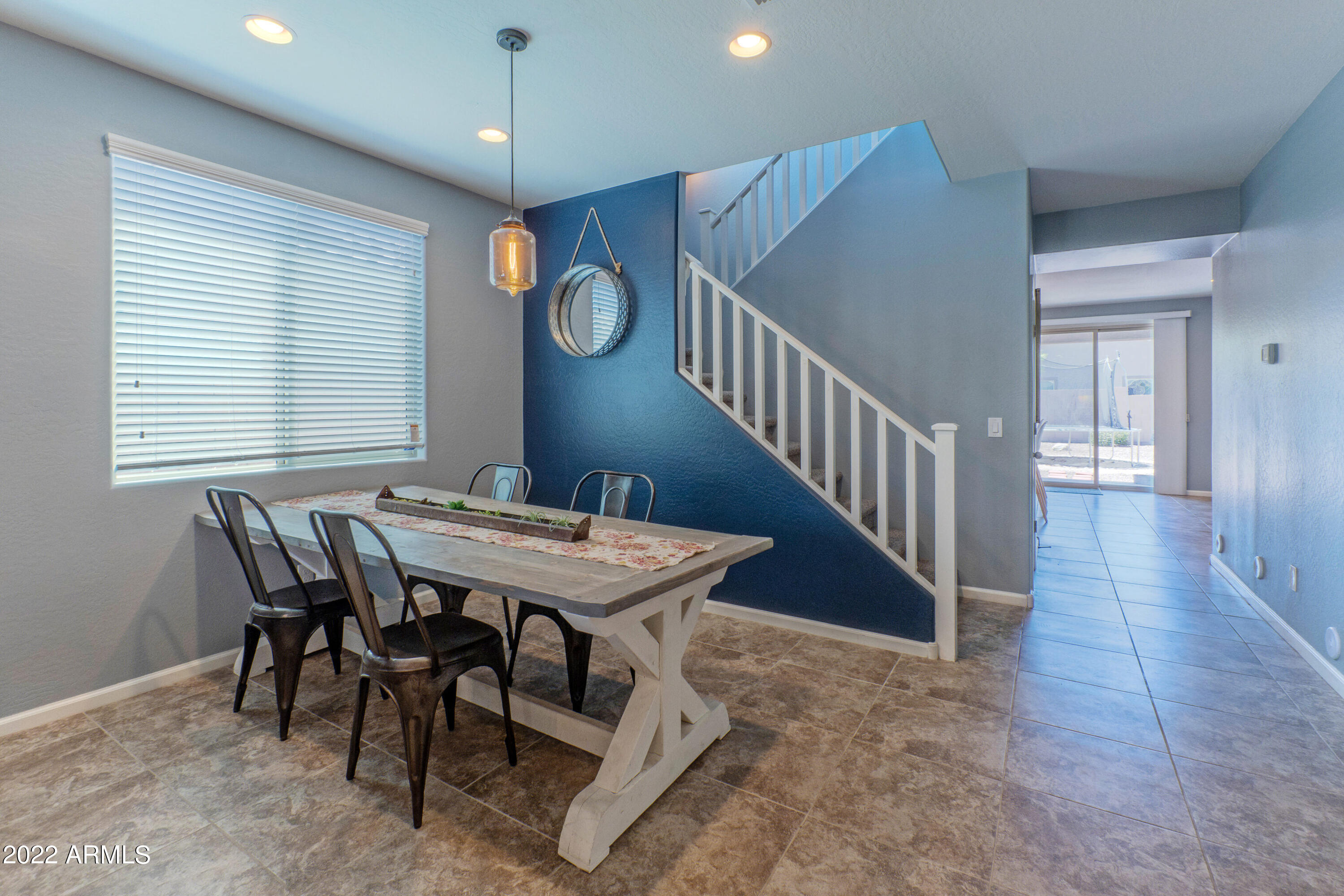3919 E NARROWLEAF Drive
