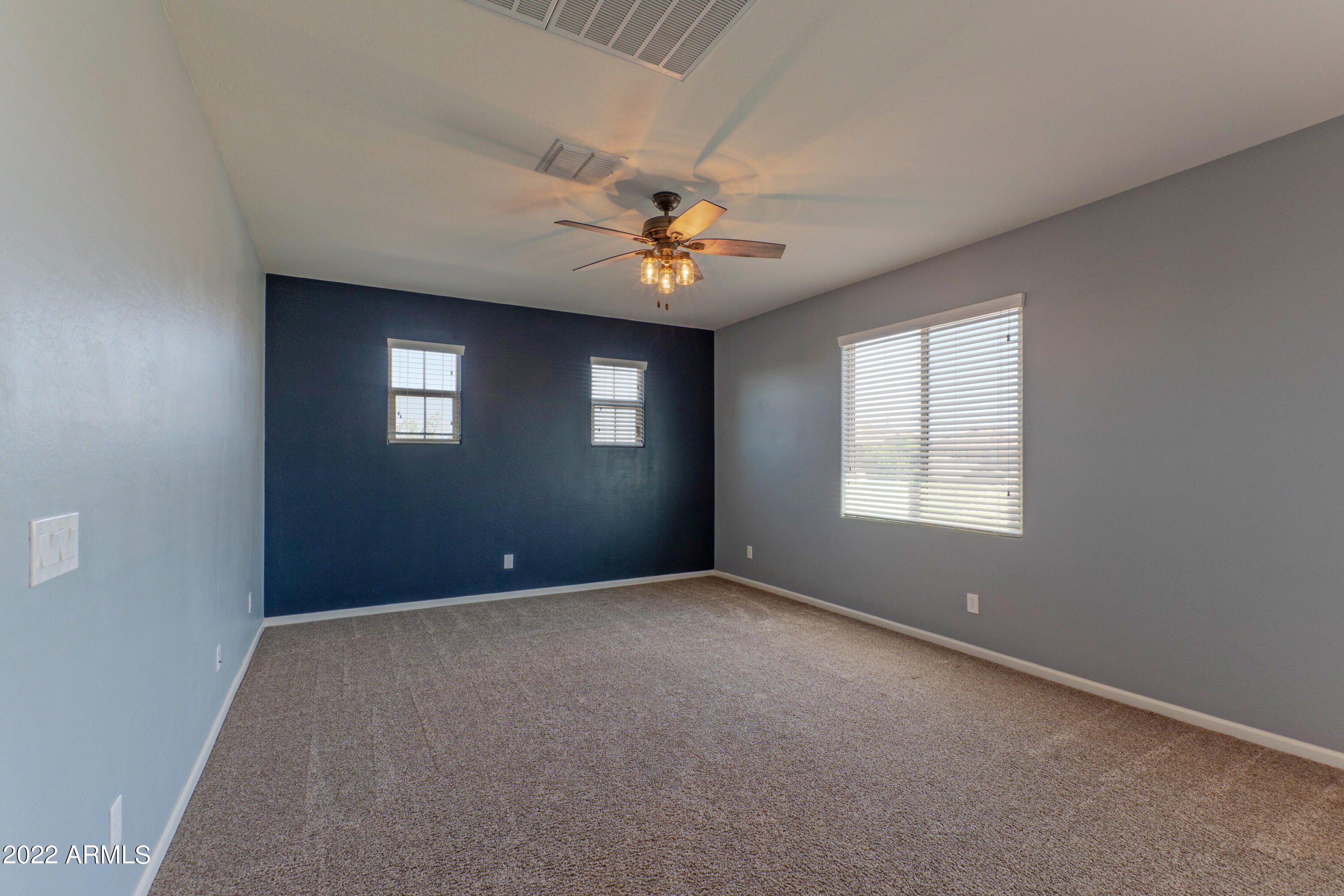 3919 E NARROWLEAF Drive