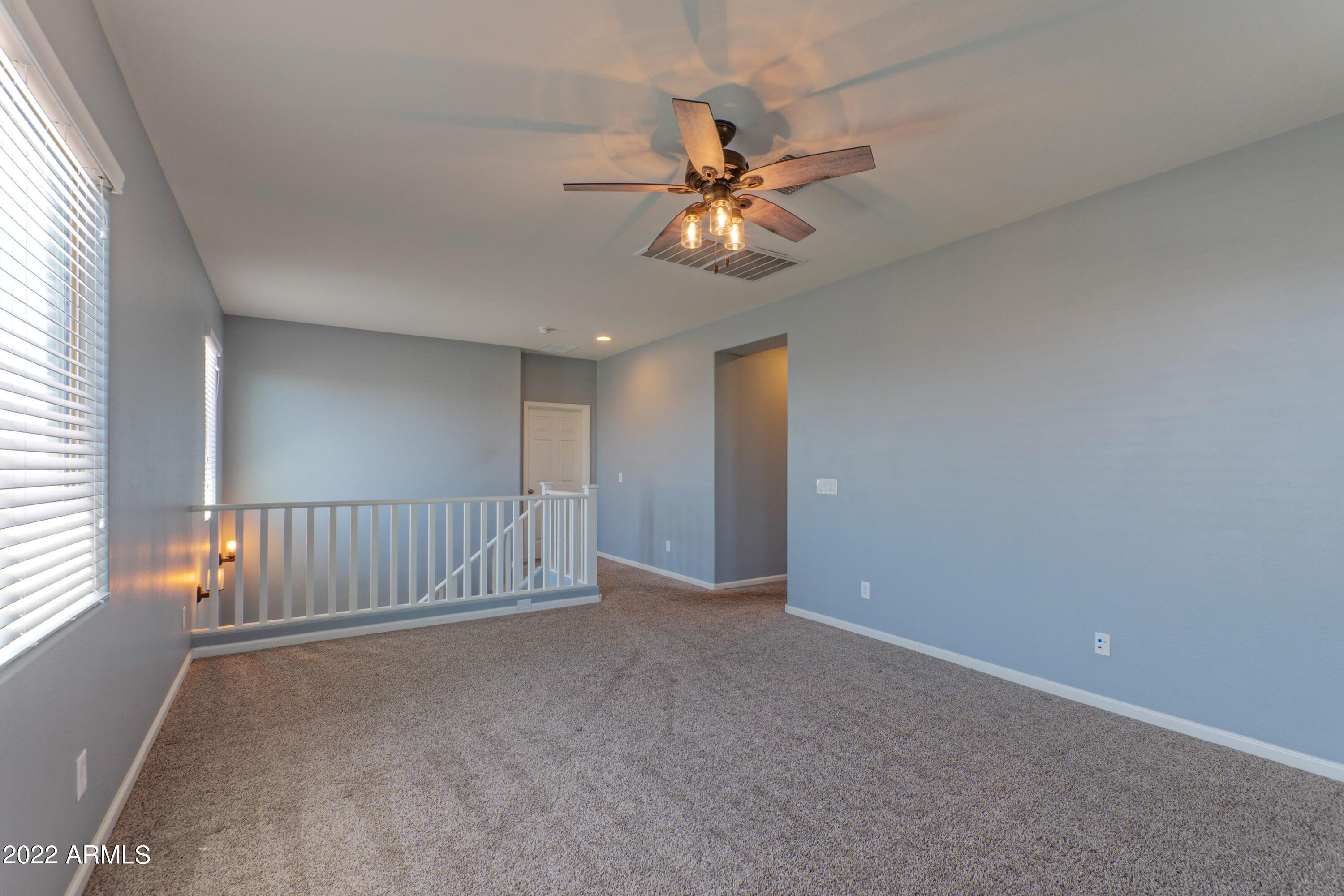 3919 E NARROWLEAF Drive
