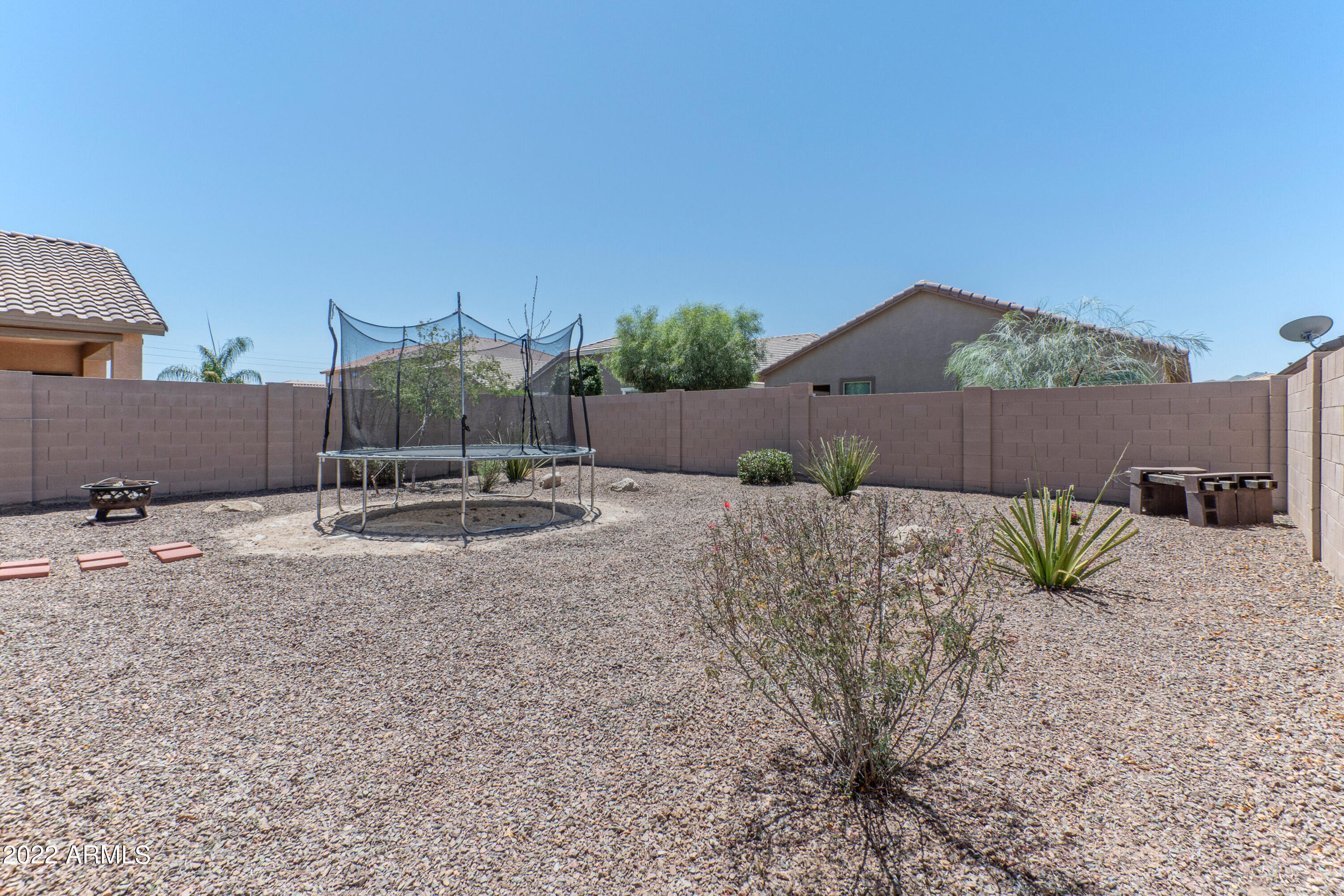 3919 E NARROWLEAF Drive