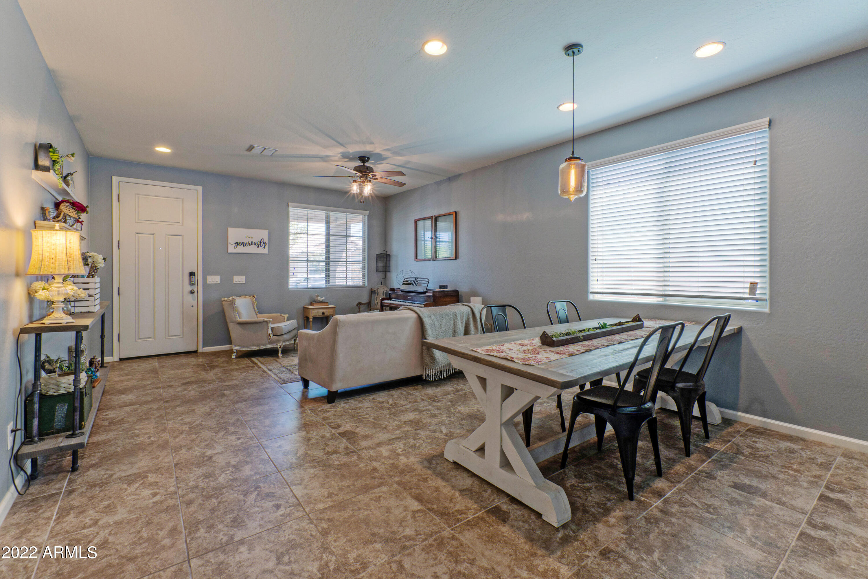 3919 E NARROWLEAF Drive