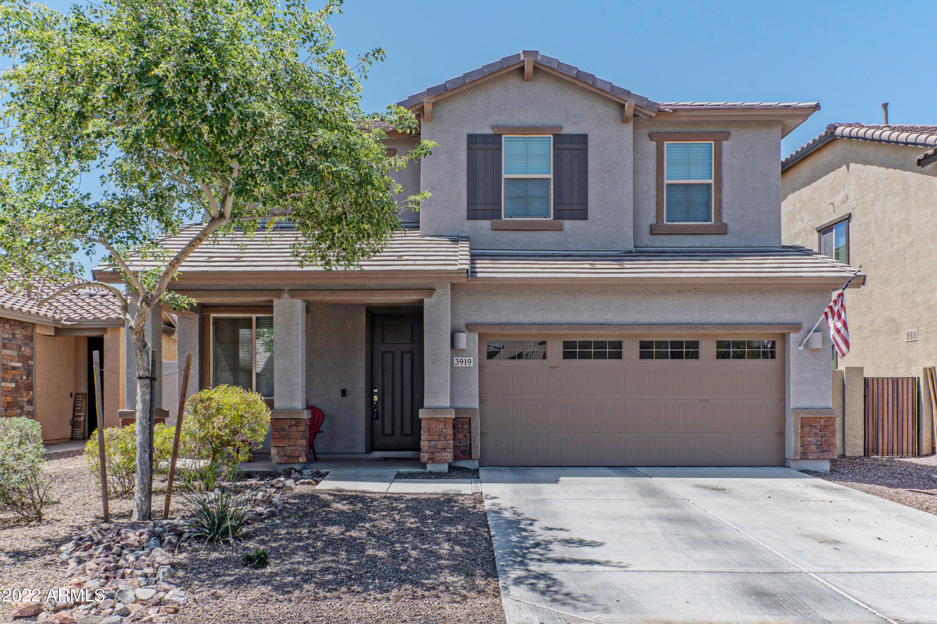 3919 E NARROWLEAF Drive