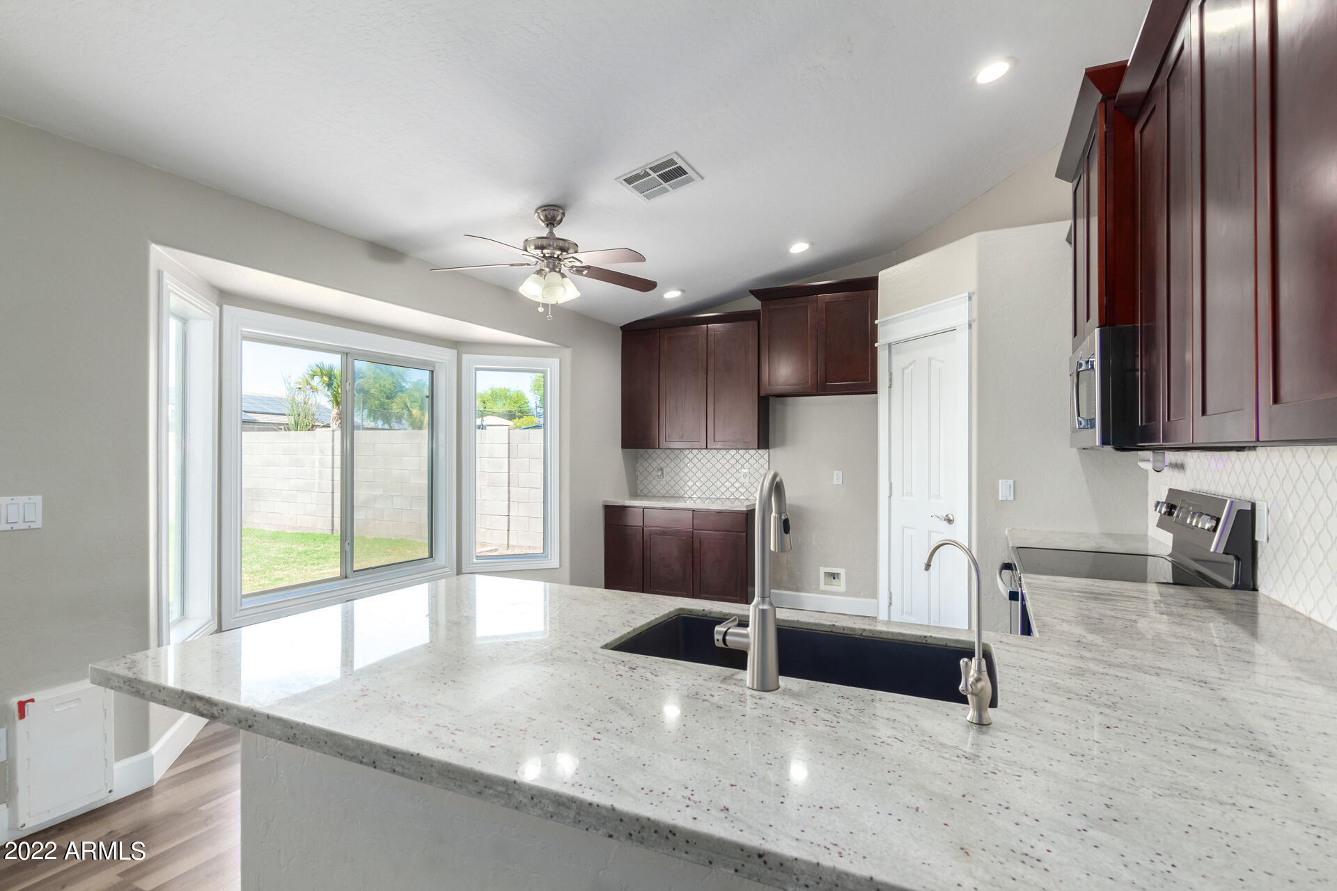 11338 E RUTLEDGE Avenue