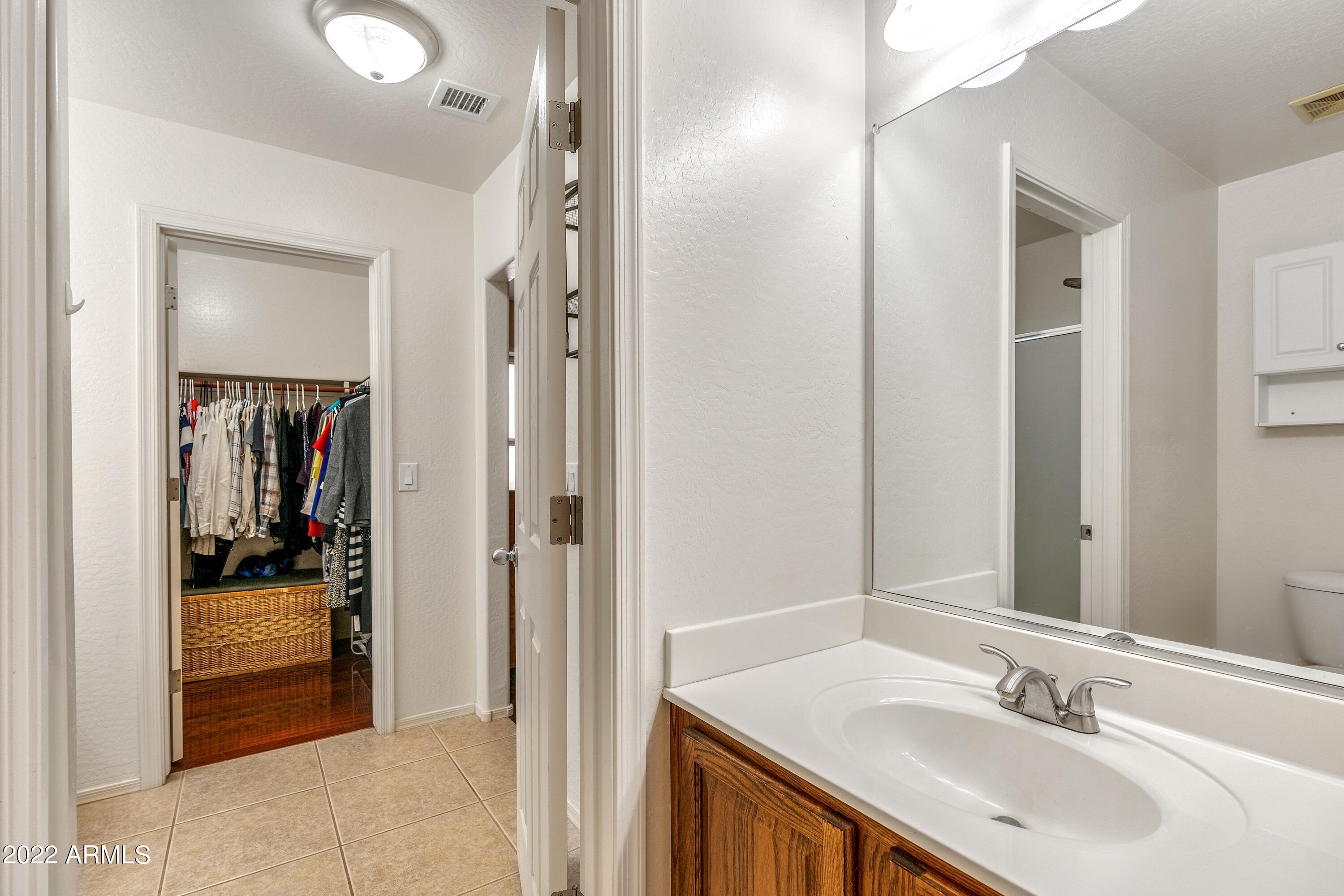 1366 E SAGUARO Trail