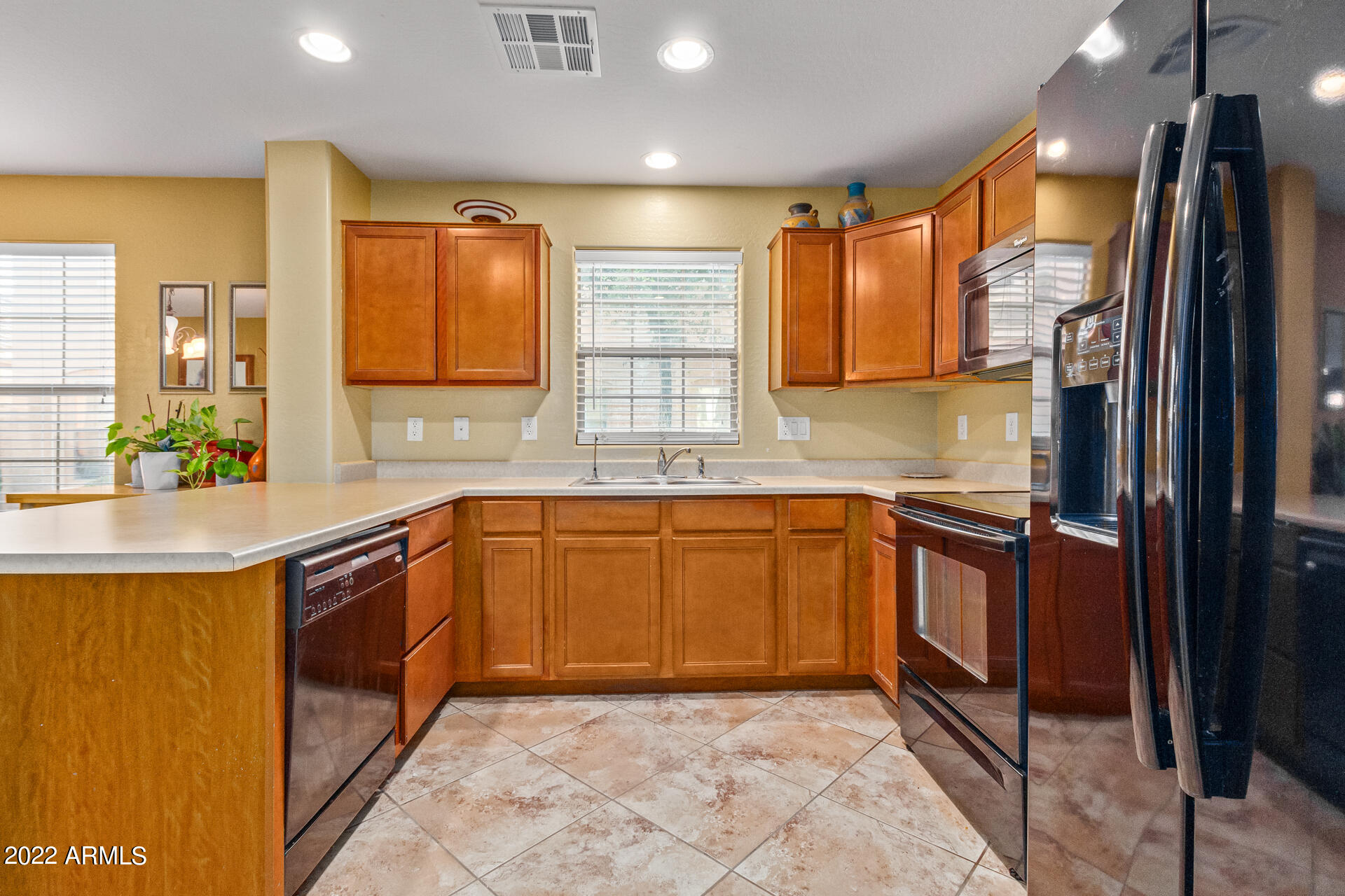 3329 E LOMA VISTA Street