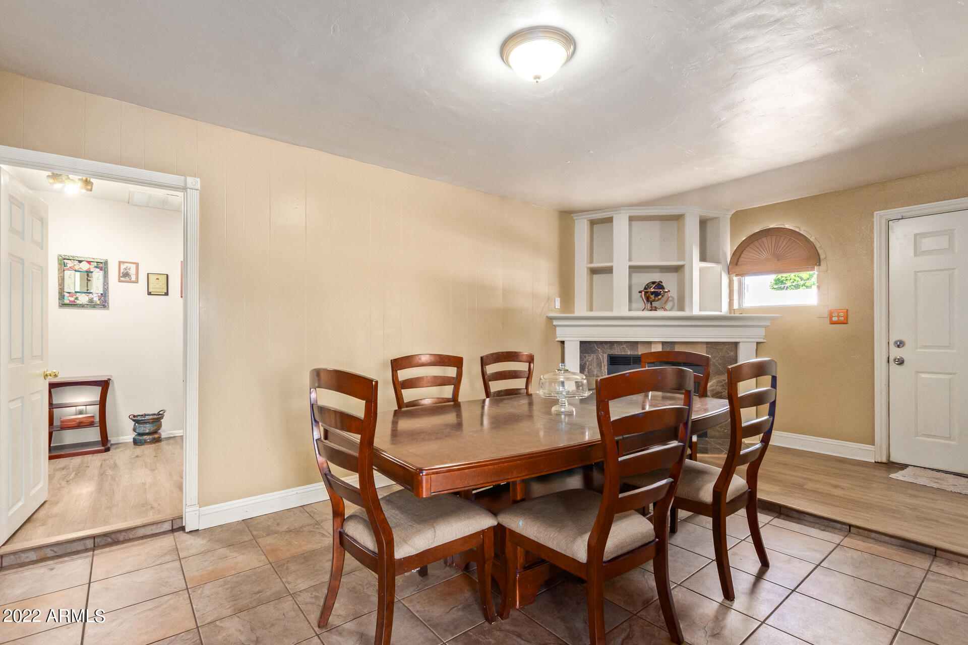 922 W 9TH Place