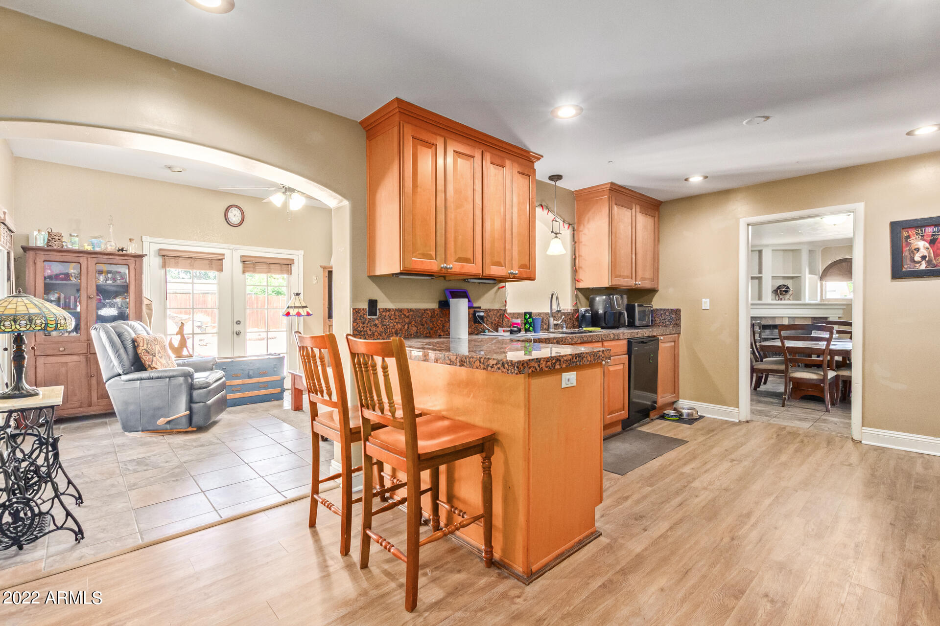 922 W 9TH Place