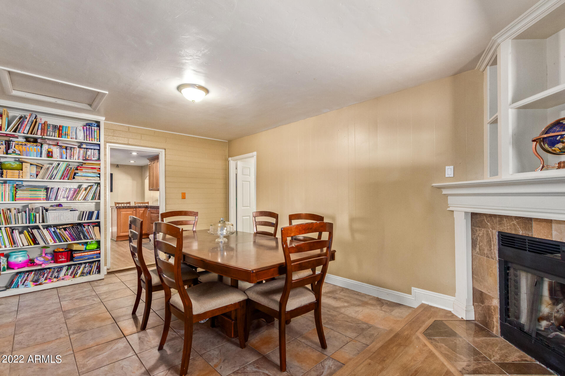 922 W 9TH Place