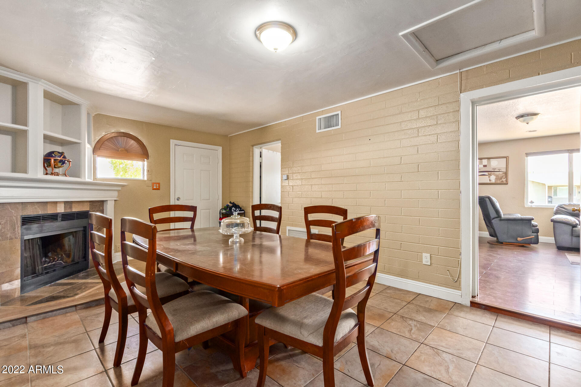 922 W 9TH Place