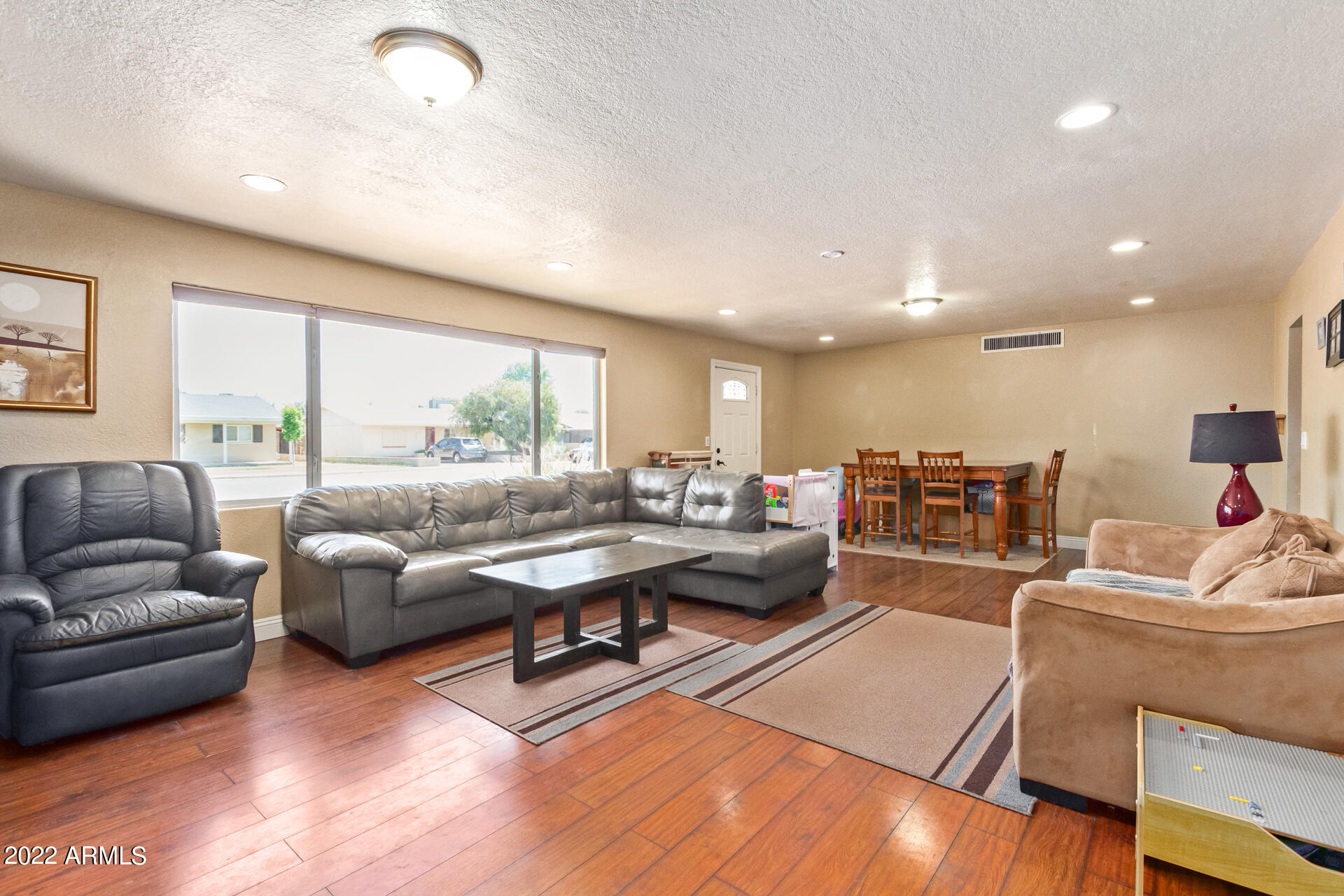 922 W 9TH Place