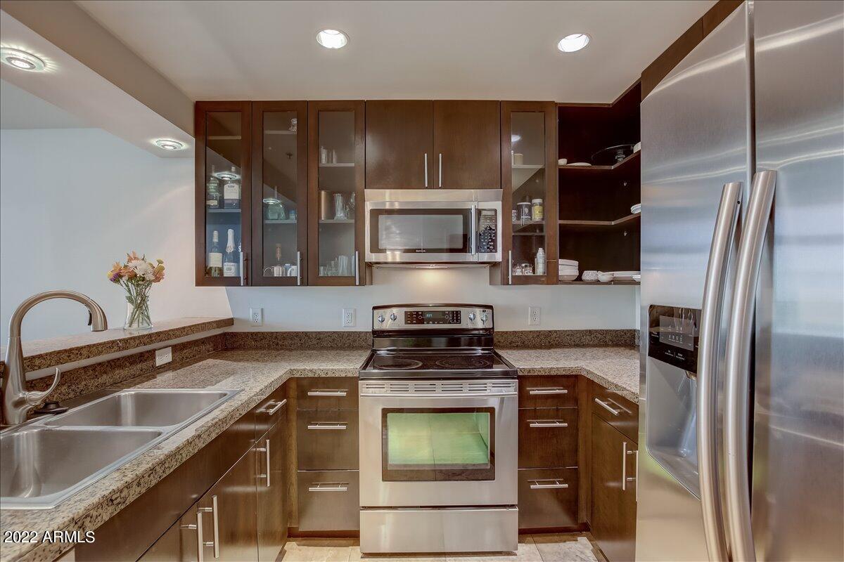 215 E MCKINLEY Street # 206