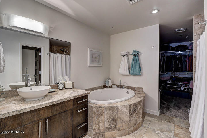 215 E MCKINLEY Street # 206