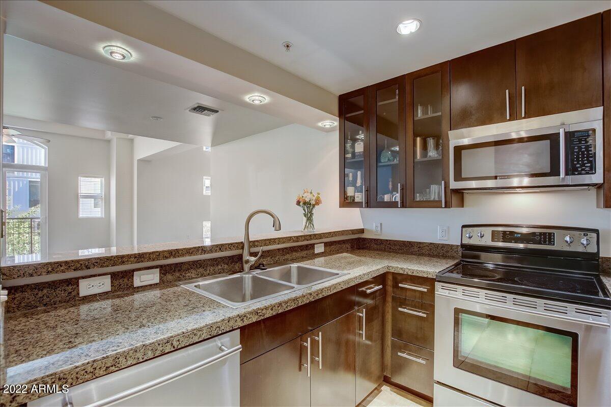 215 E MCKINLEY Street # 206
