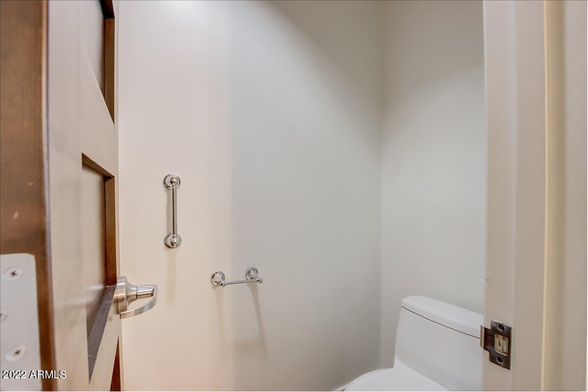 215 E MCKINLEY Street # 206