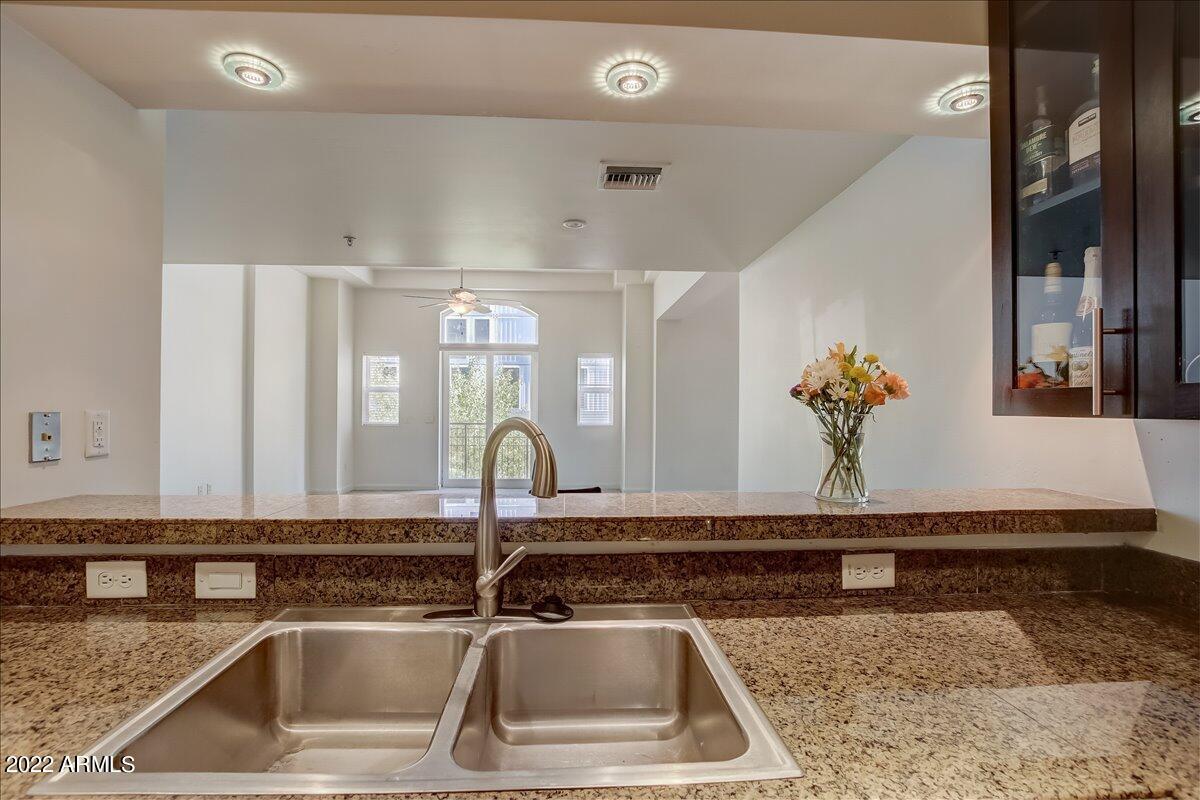 215 E MCKINLEY Street # 206