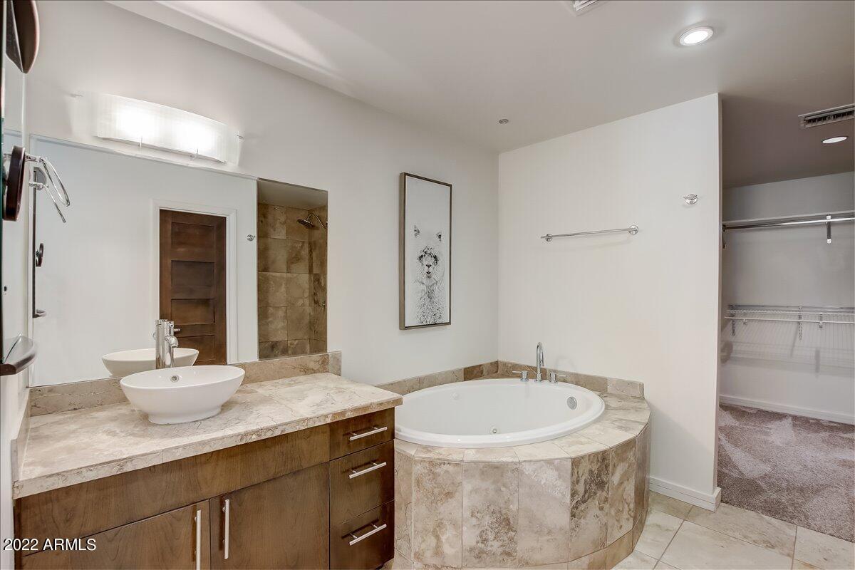 215 E MCKINLEY Street # 206