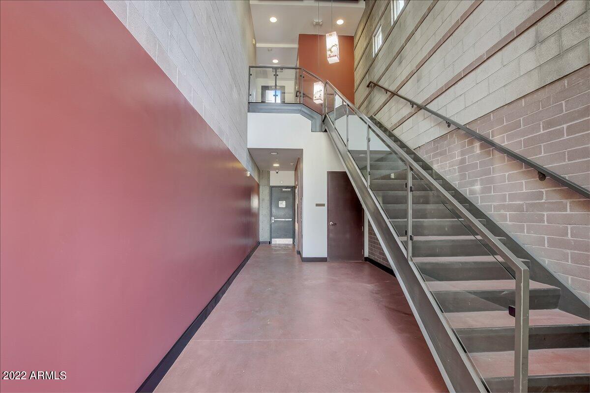 215 E MCKINLEY Street # 206